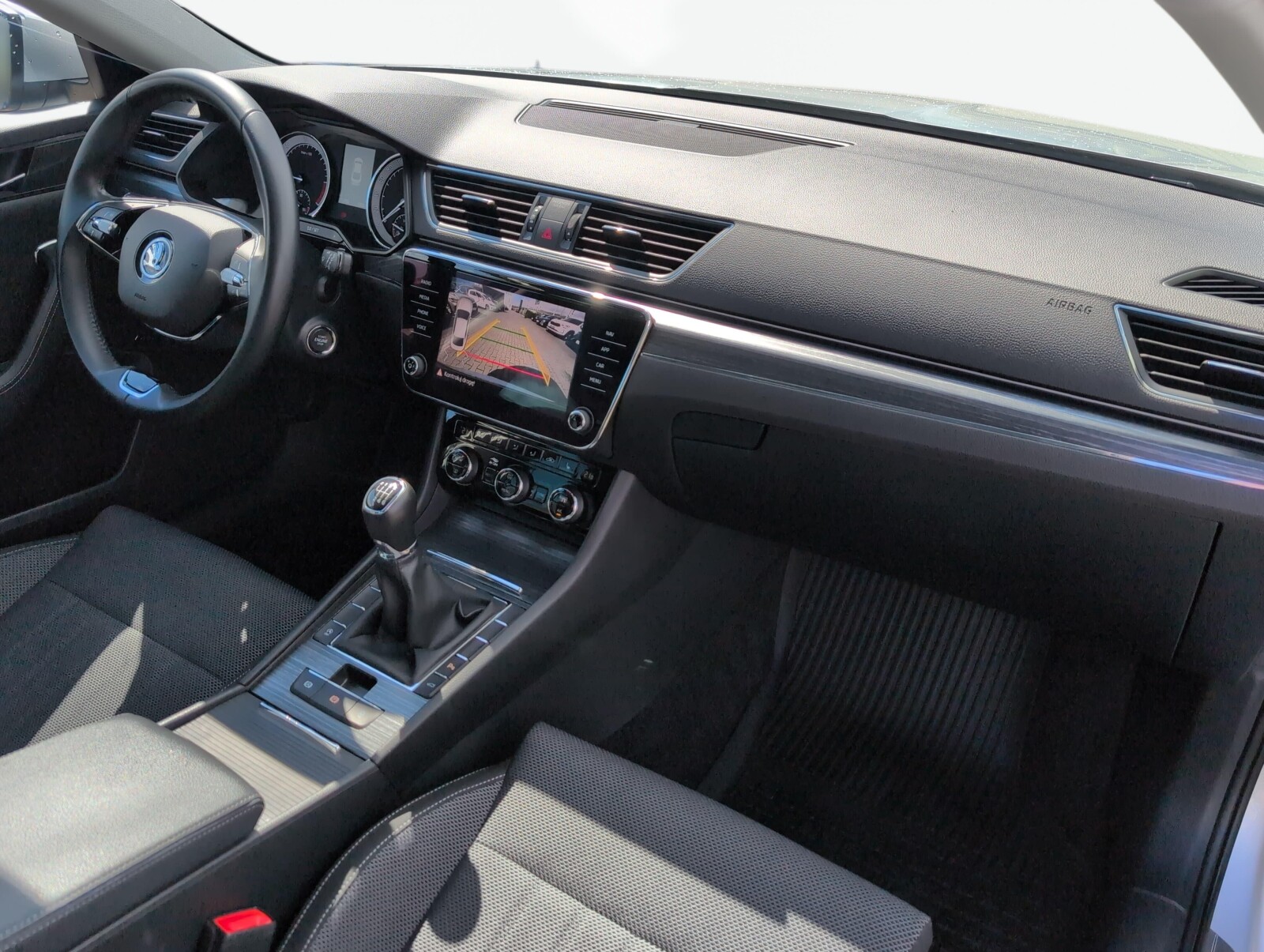 Škoda Superb - zdjęcie 18