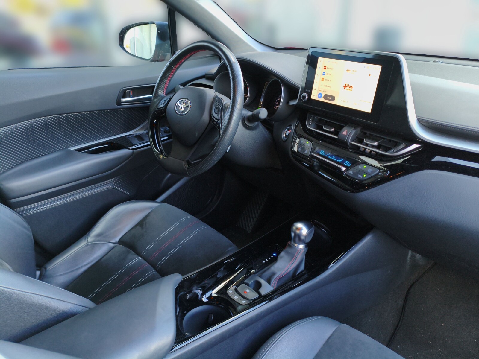 Toyota C-HR - zdjęcie 13