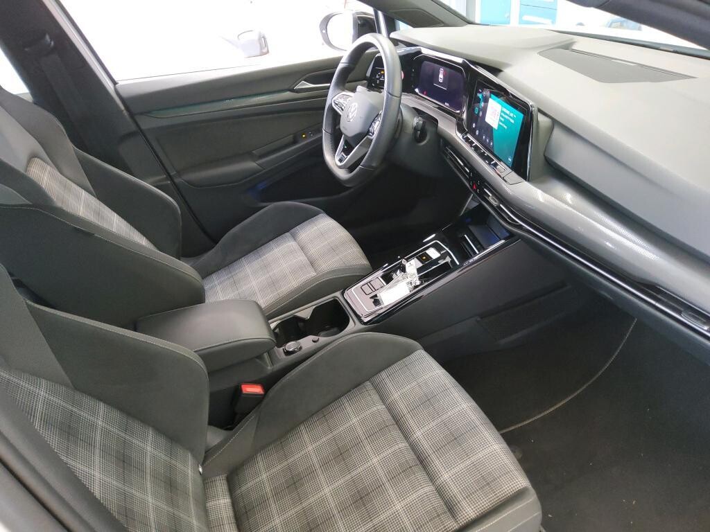 Volkswagen Golf - zdjęcie 8