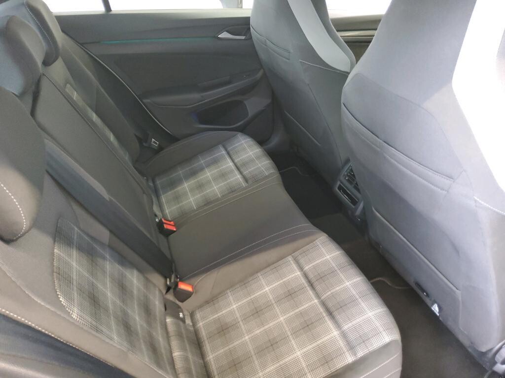 Volkswagen Golf - zdjęcie 9