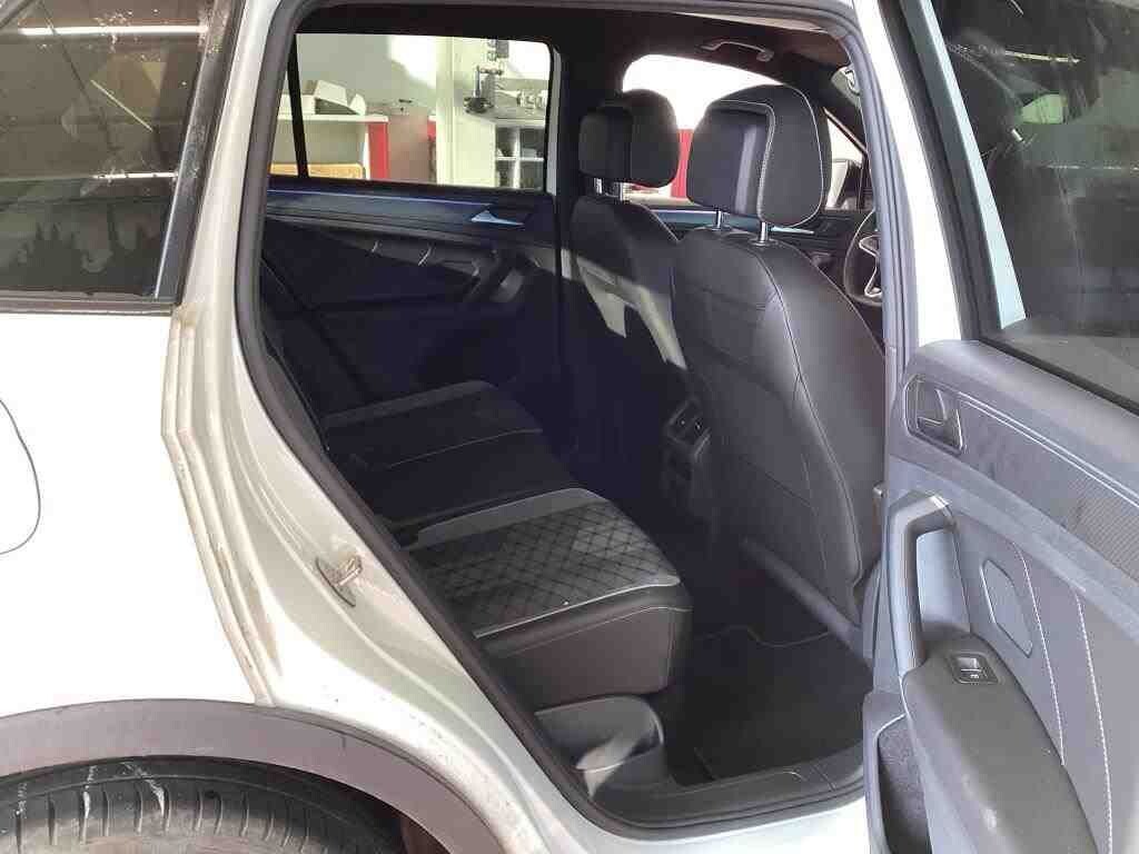 Volkswagen Tiguan - zdjęcie 9
