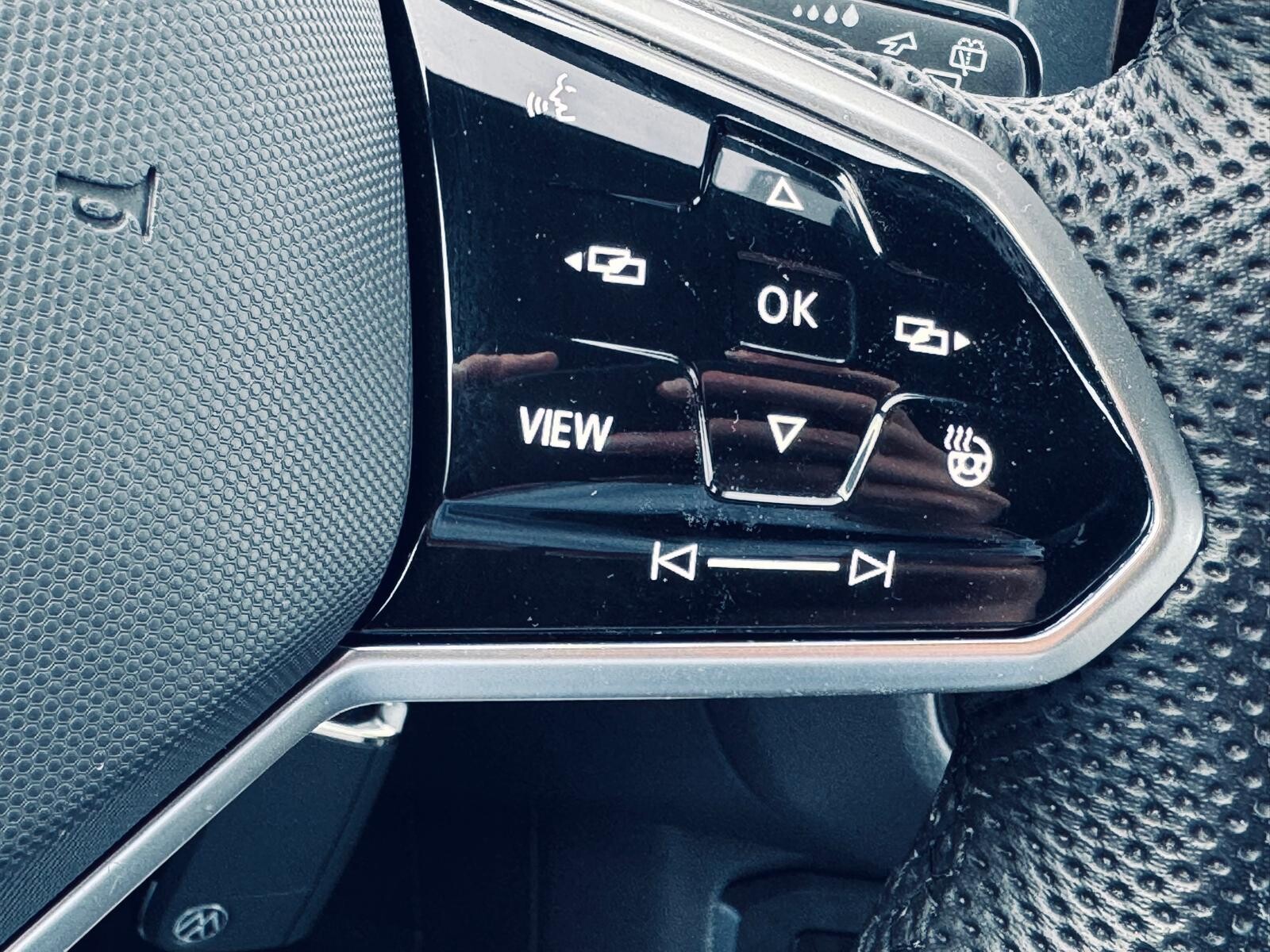 Volkswagen Tiguan - zdjęcie 23