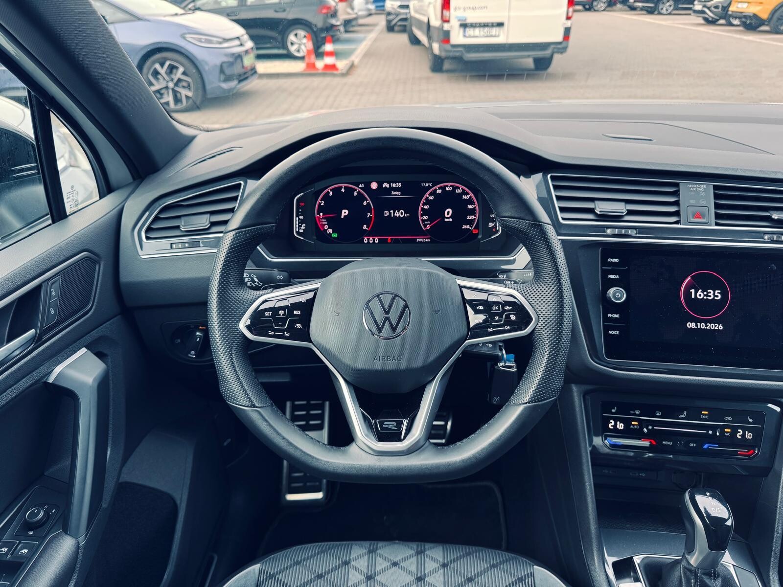 Volkswagen Tiguan - zdjęcie 19
