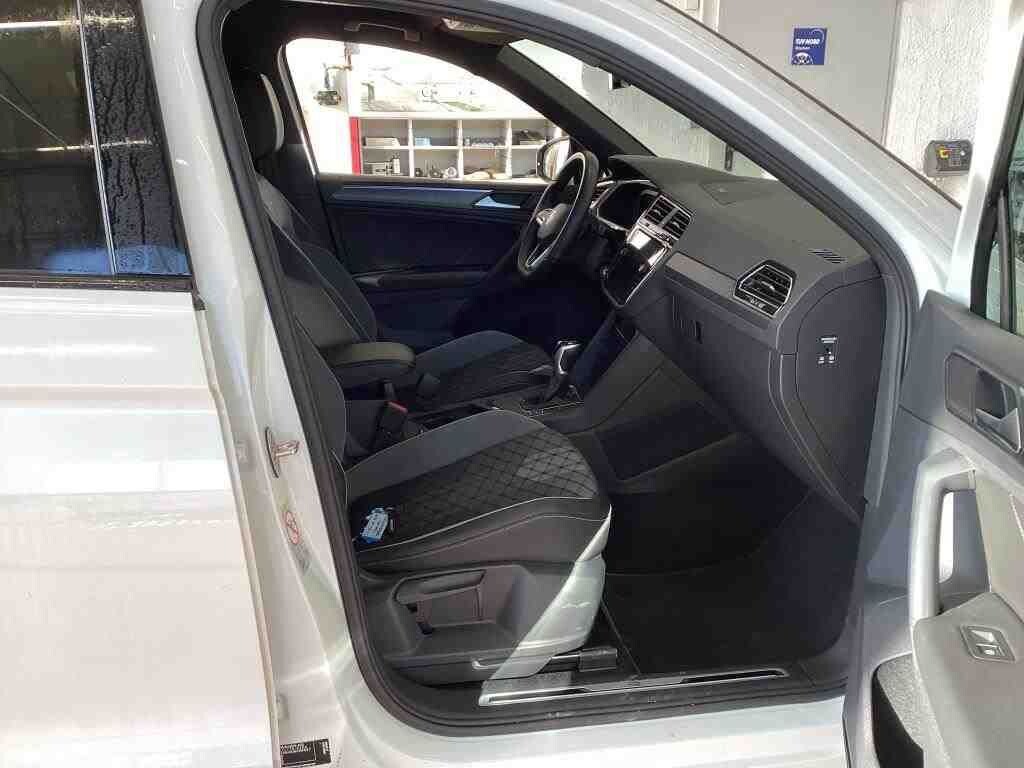 Volkswagen Tiguan - zdjęcie 8