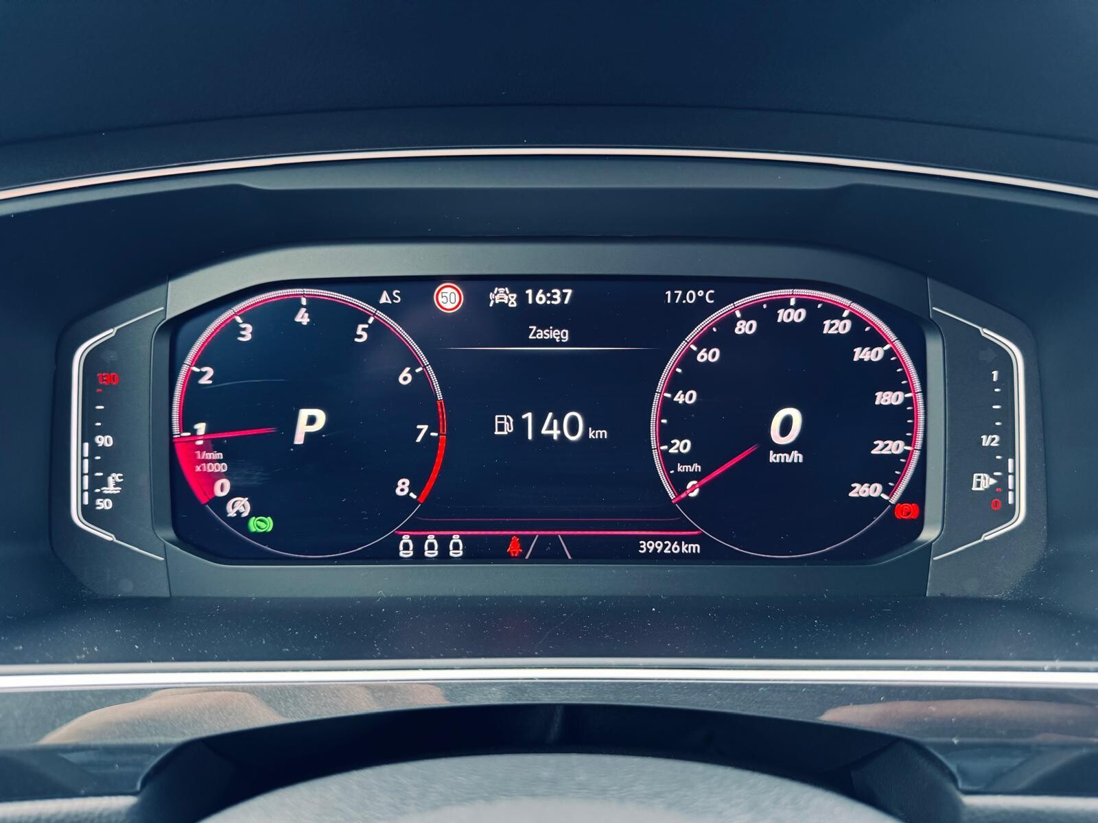 Volkswagen Tiguan - zdjęcie 21