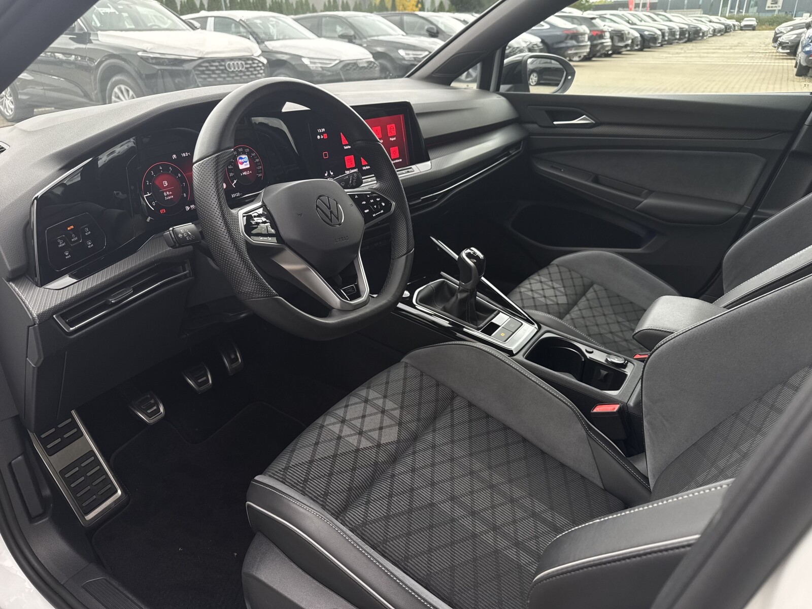 Volkswagen Golf - zdjęcie 11