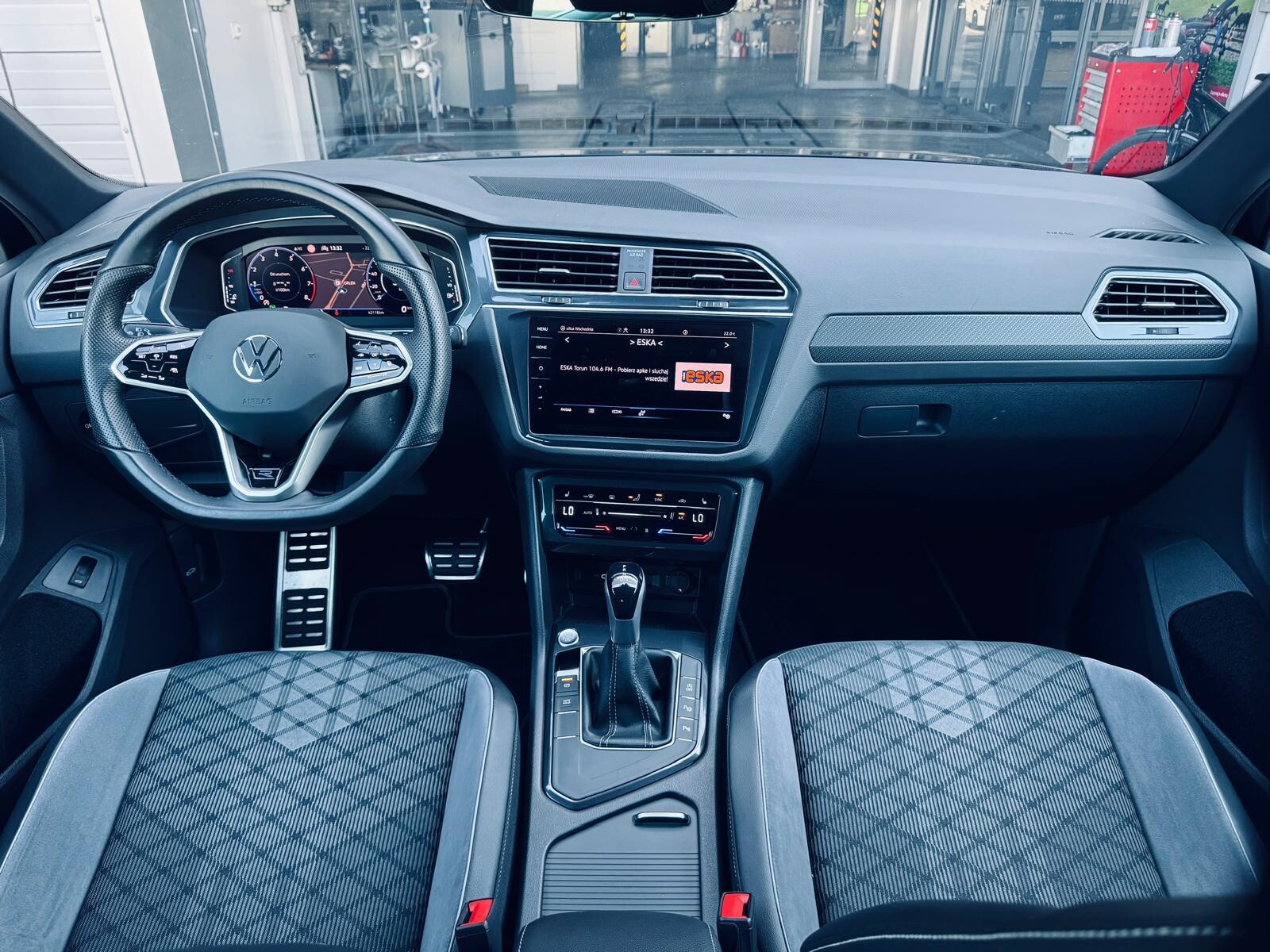 Volkswagen Tiguan - zdjęcie 20