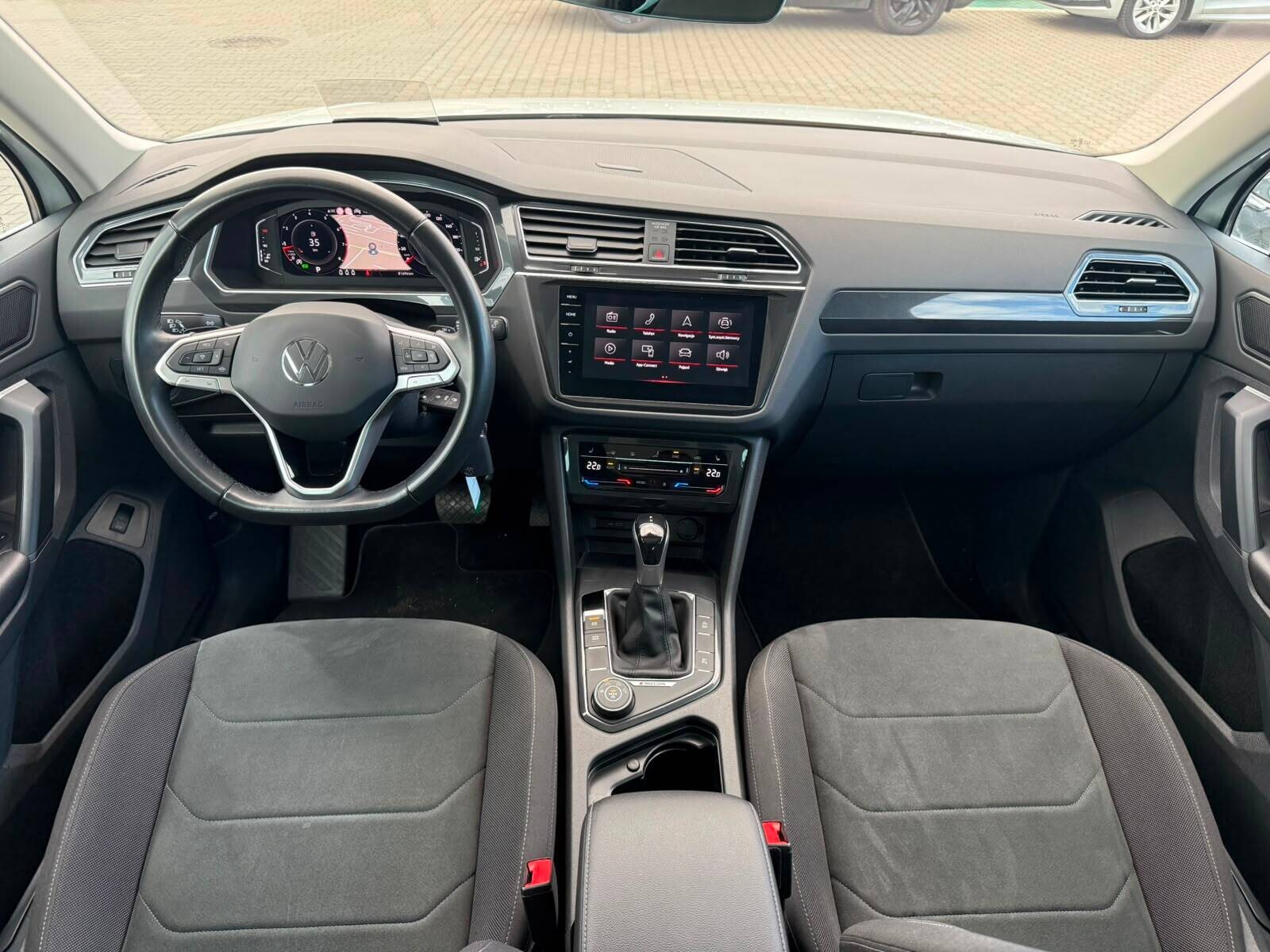 Volkswagen Tiguan - zdjęcie 14