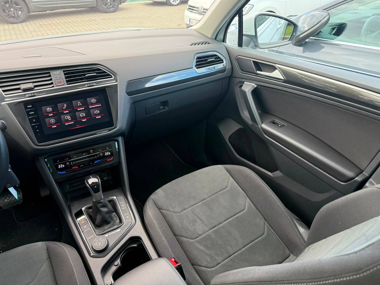 Volkswagen Tiguan - zdjęcie 15