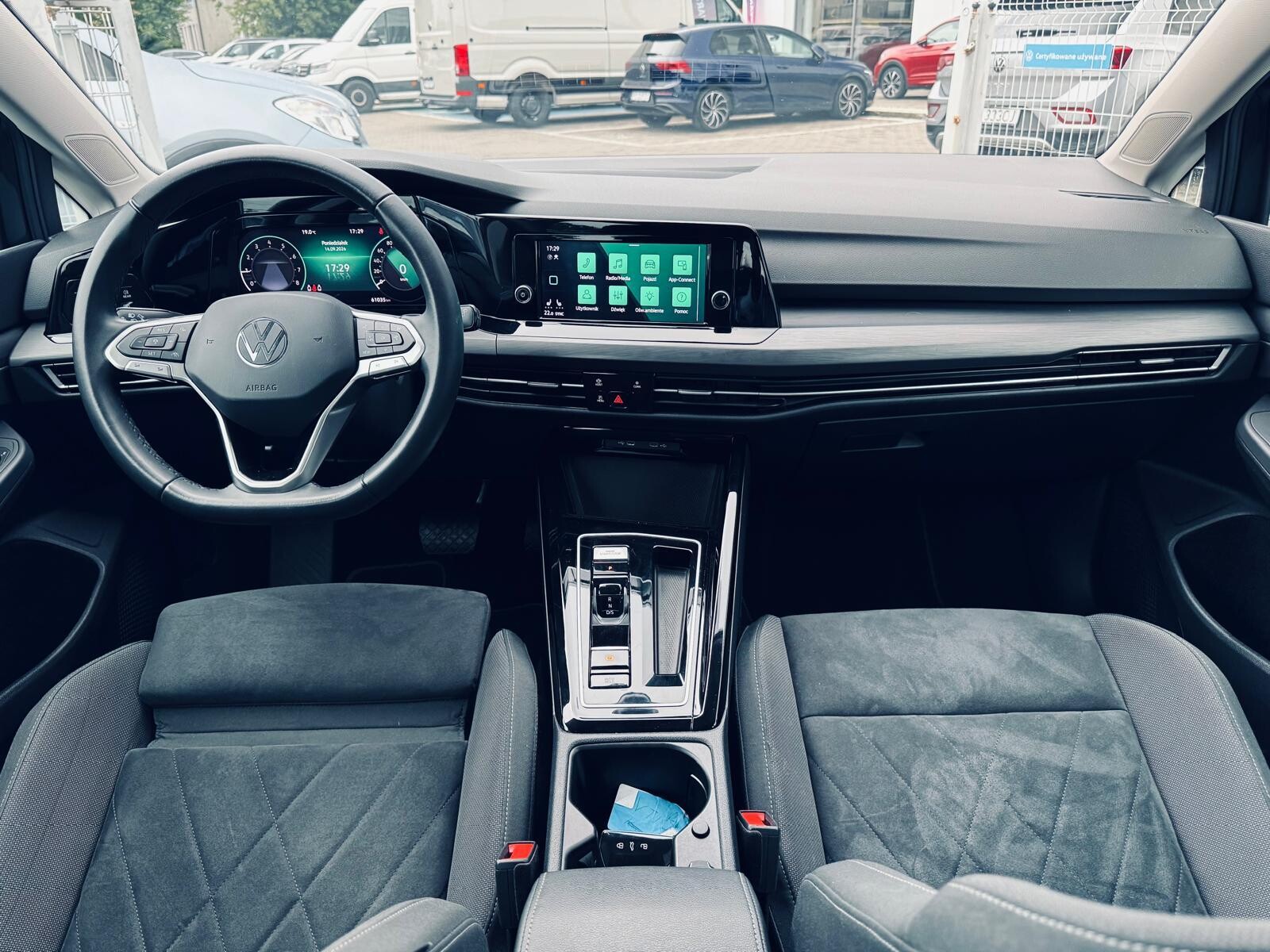 Volkswagen Golf - zdjęcie 19