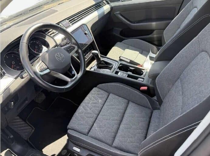 Volkswagen Passat - zdjęcie 2