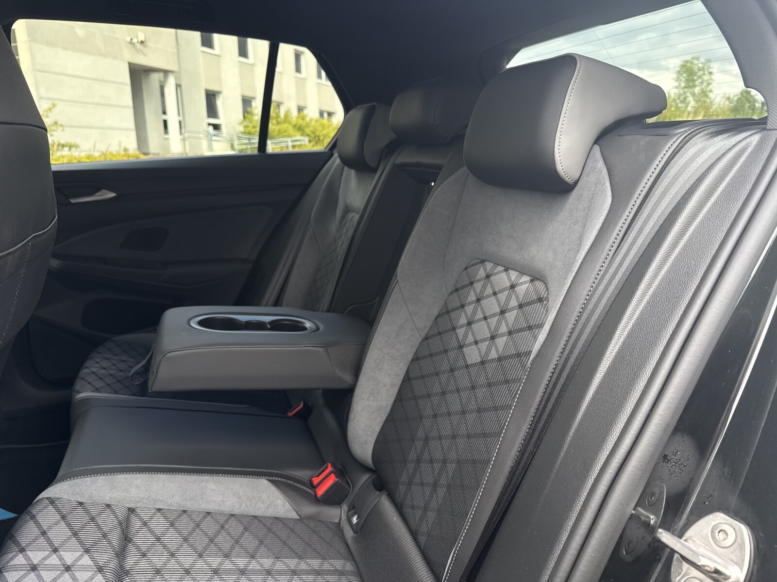 Volkswagen Golf - zdjęcie 32