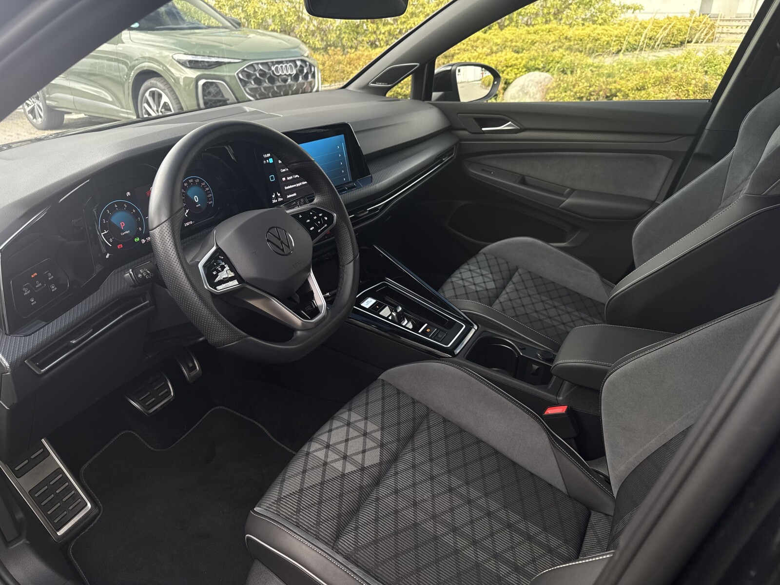 Volkswagen Golf - zdjęcie 12