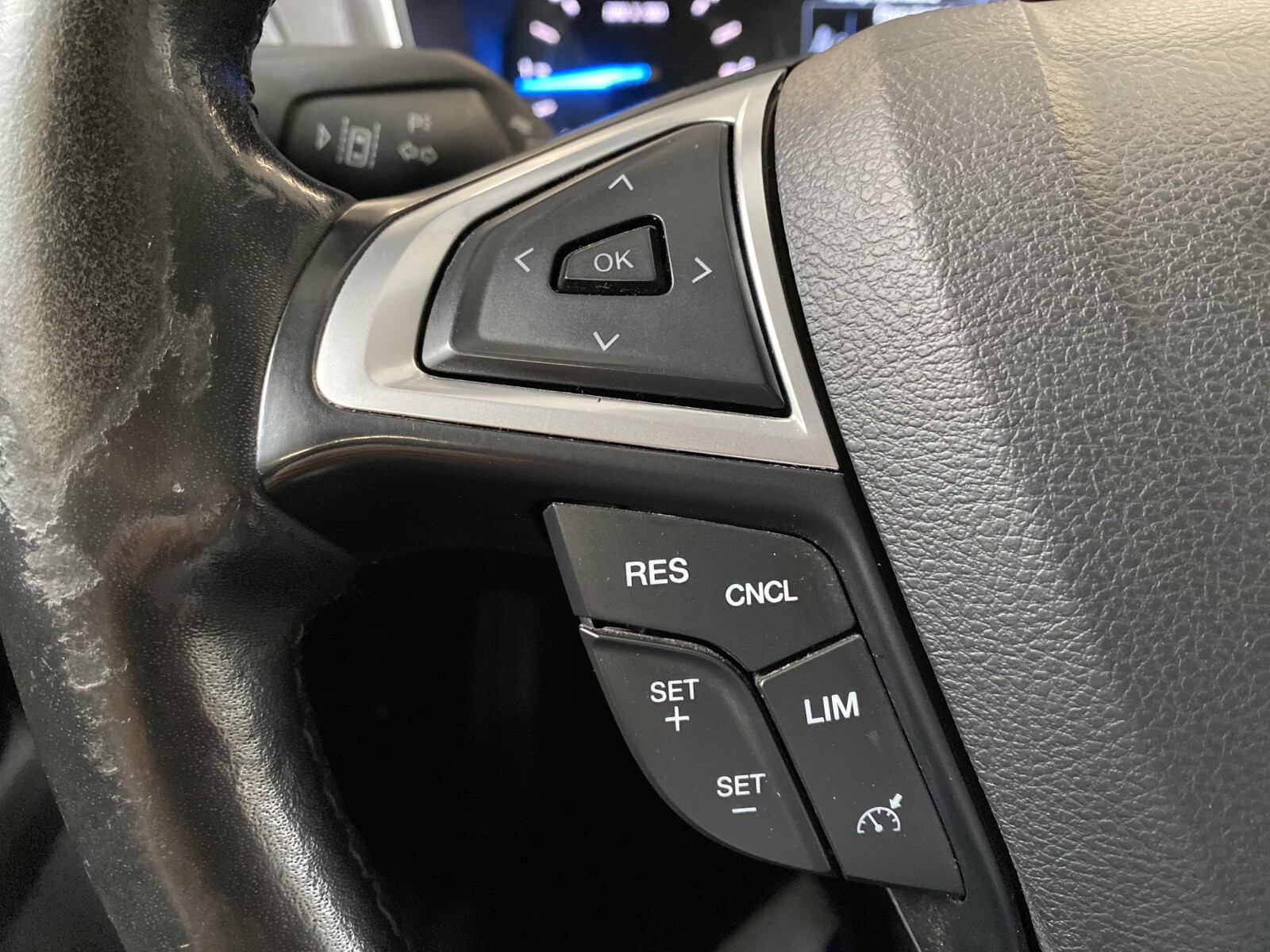 Ford Mondeo - zdjęcie 24