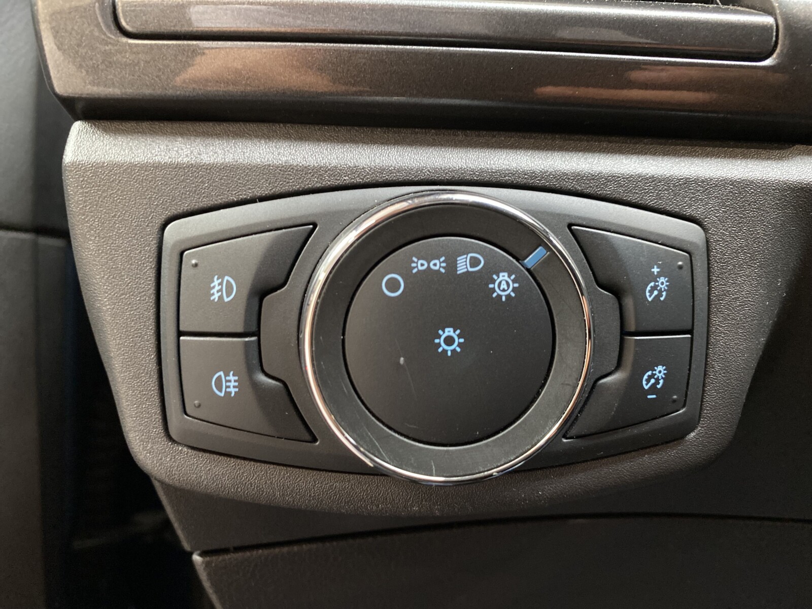 Ford Mondeo - zdjęcie 28