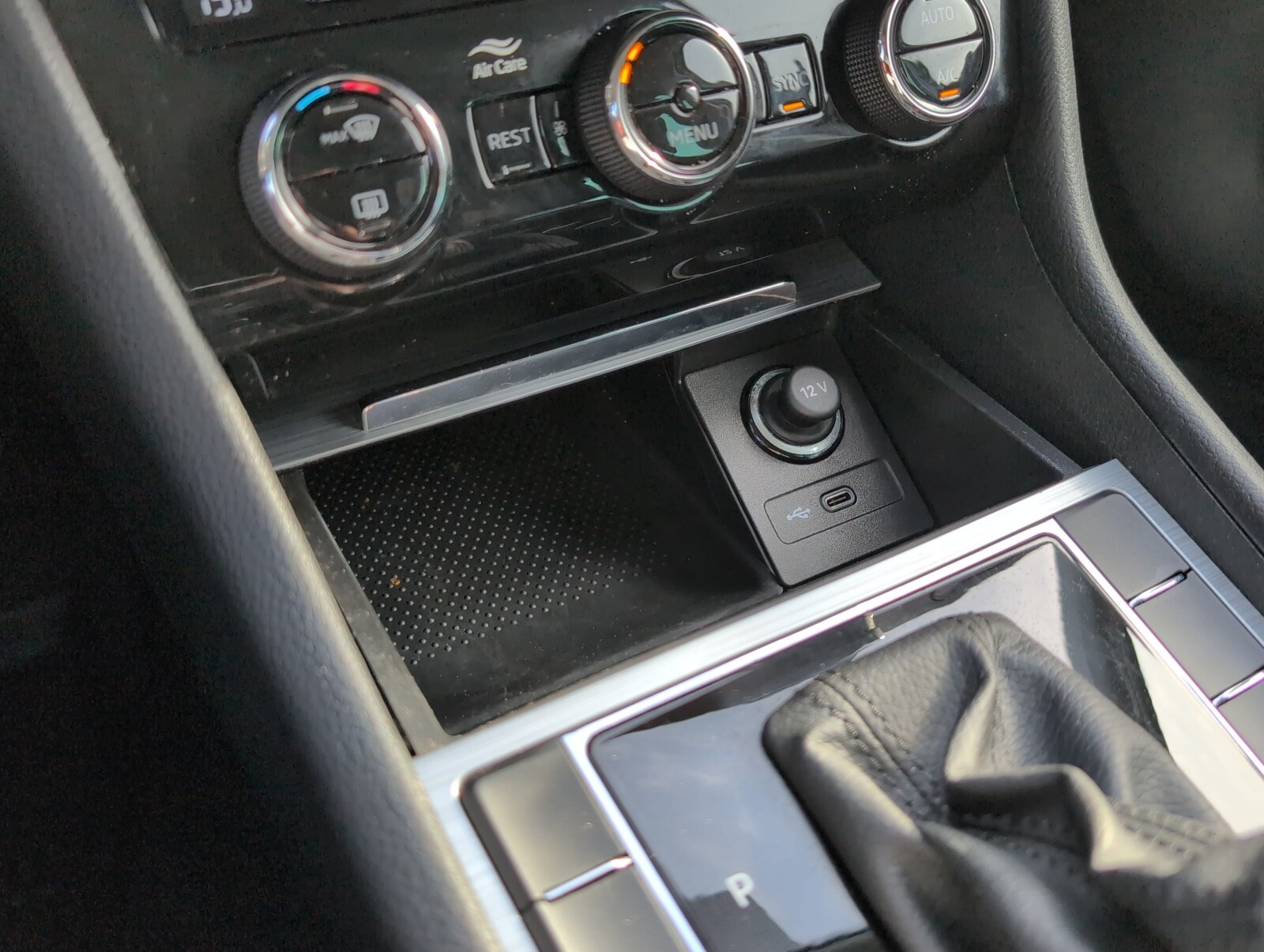Škoda Superb Combi - zdjęcie 34