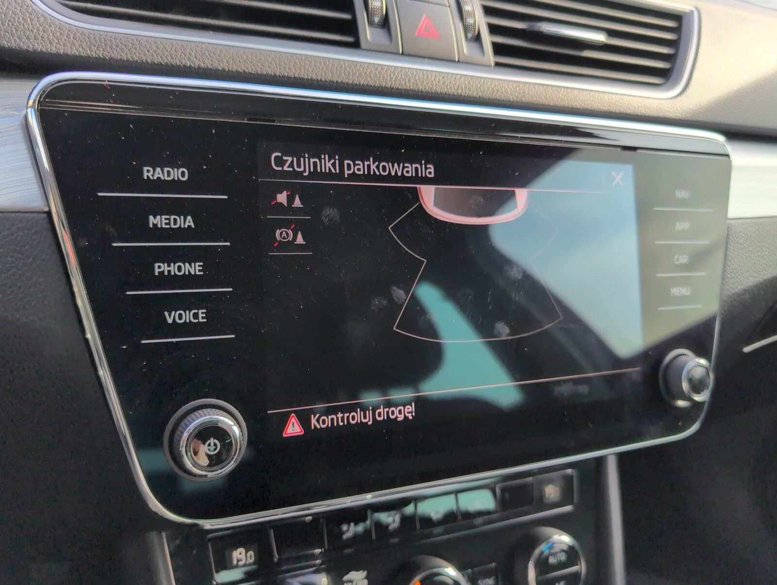 Škoda Superb Combi - zdjęcie 32