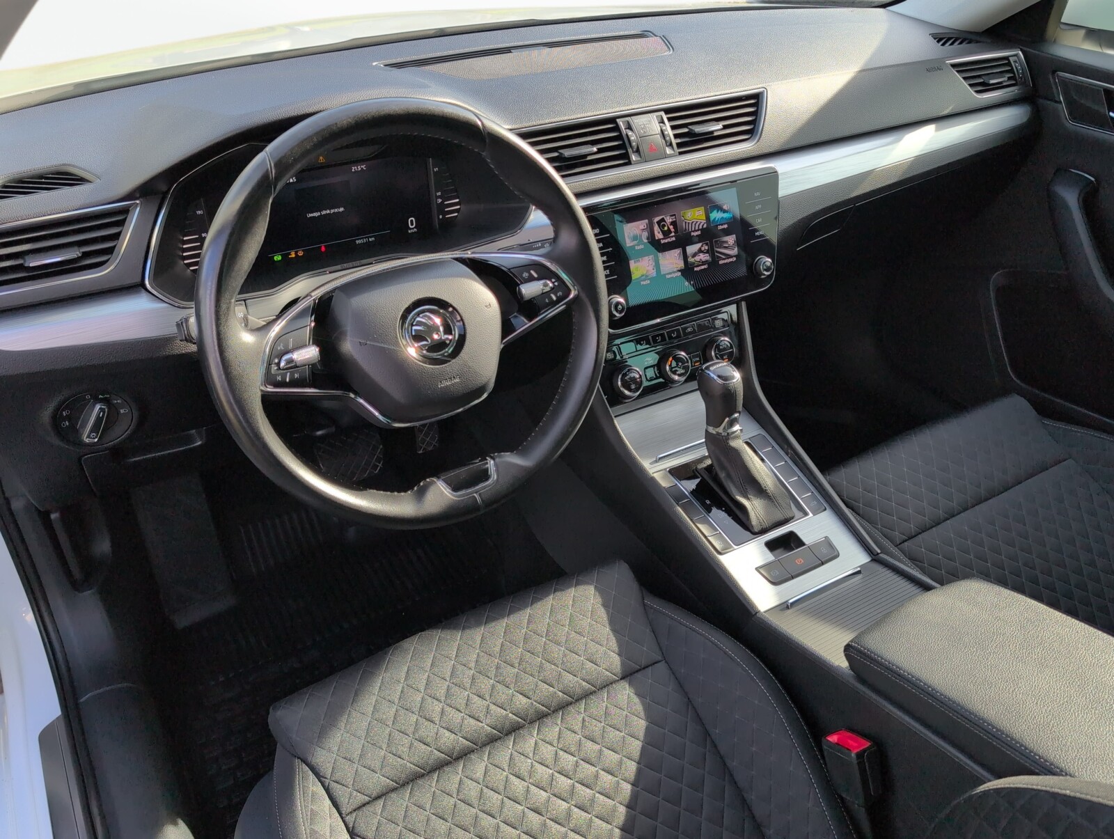 Škoda Superb Combi - zdjęcie 19