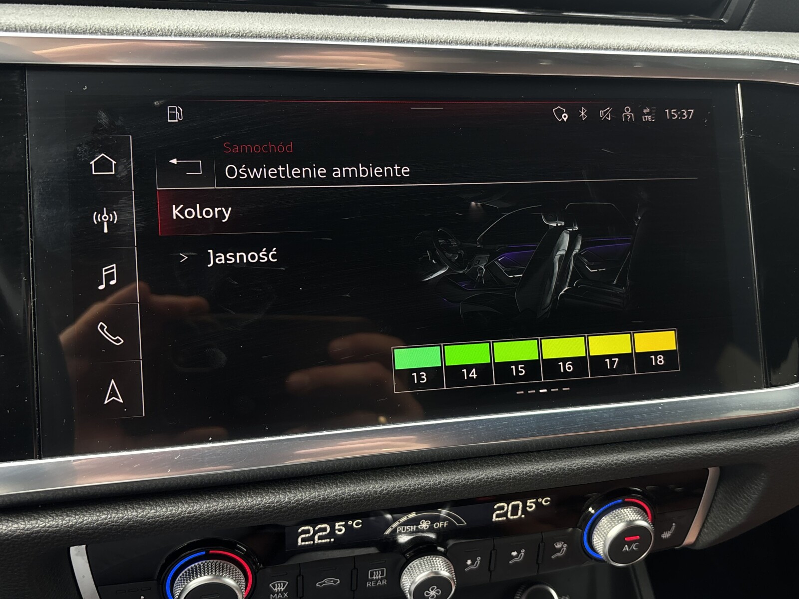 Audi Q3 Sportback - zdjęcie 28