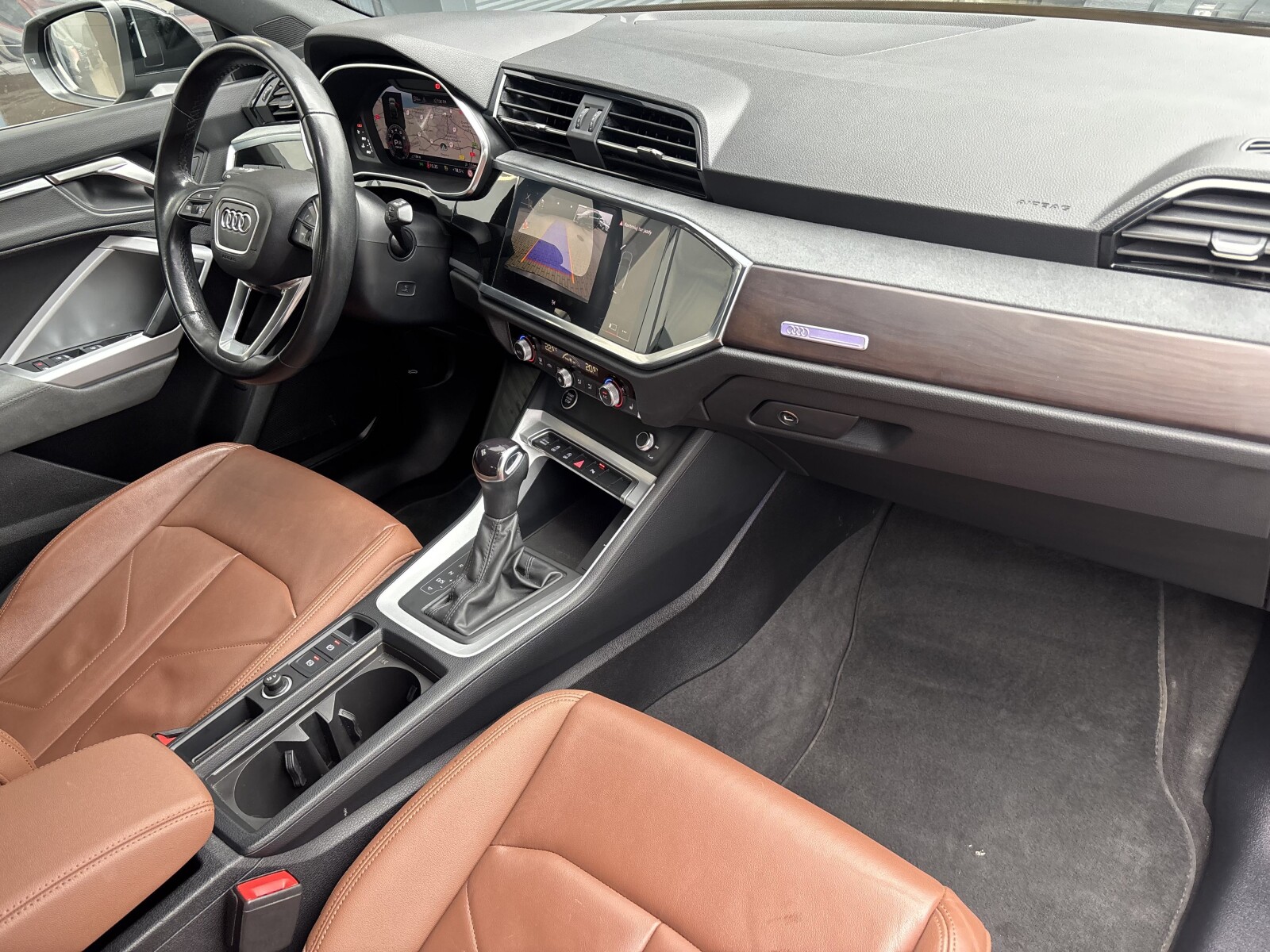 Audi Q3 Sportback - zdjęcie 25