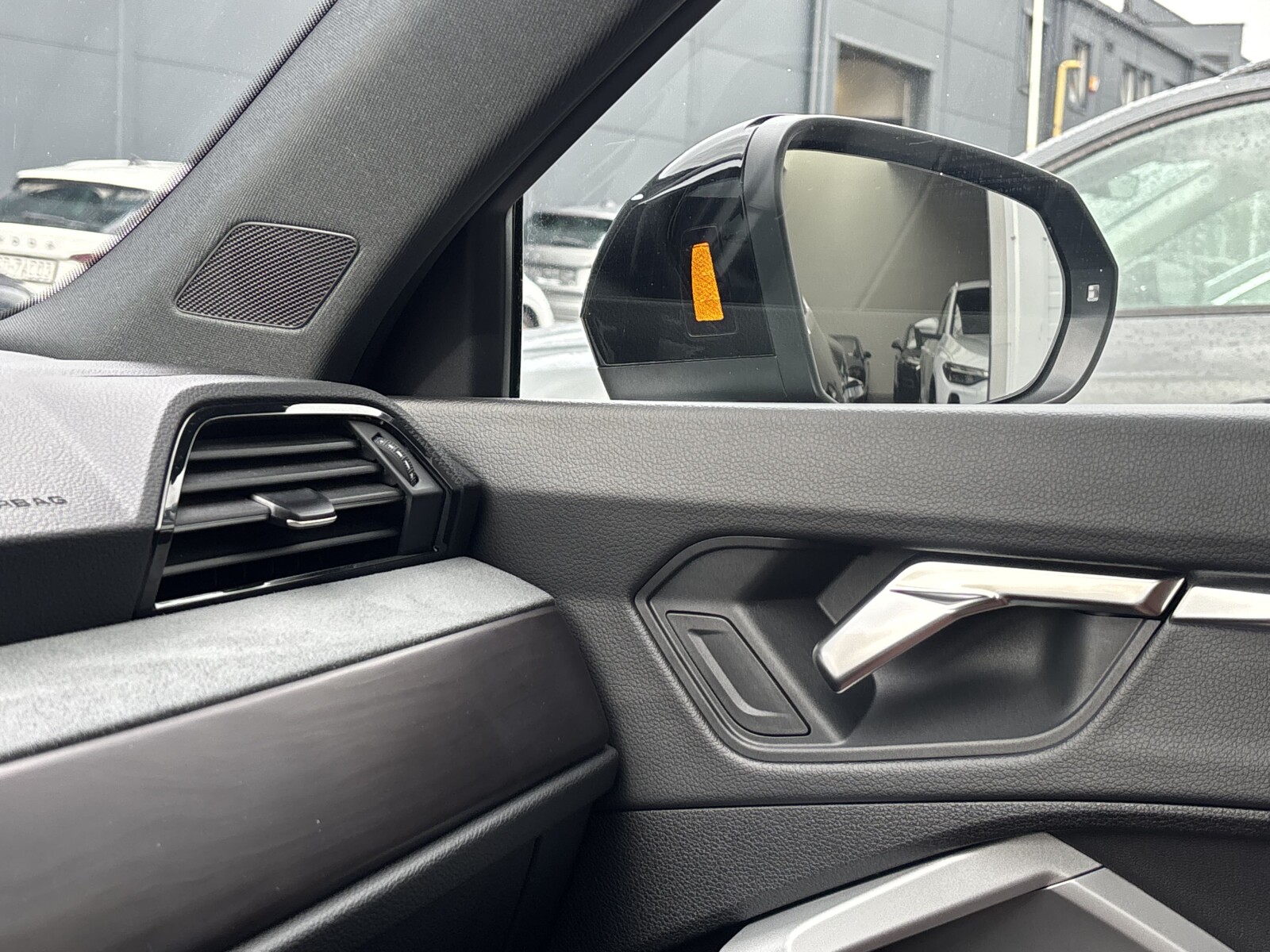 Audi Q3 Sportback - zdjęcie 31