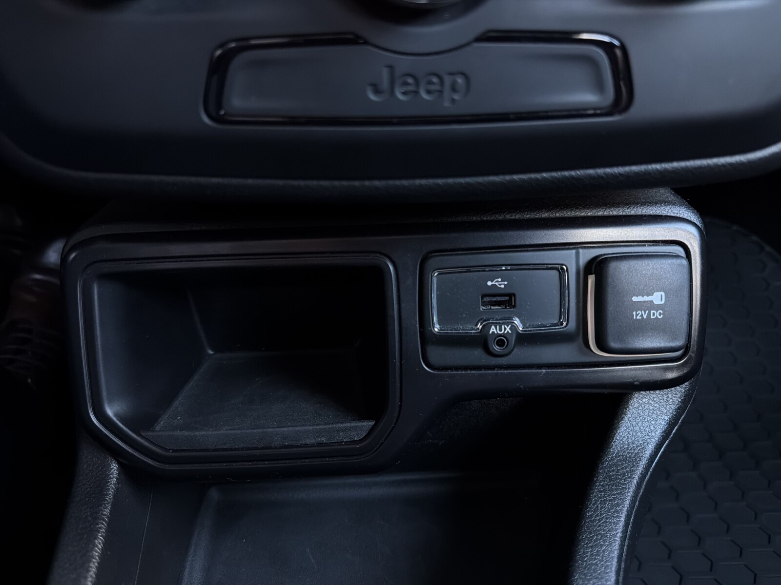 Jeep Renegade - zdjęcie 21