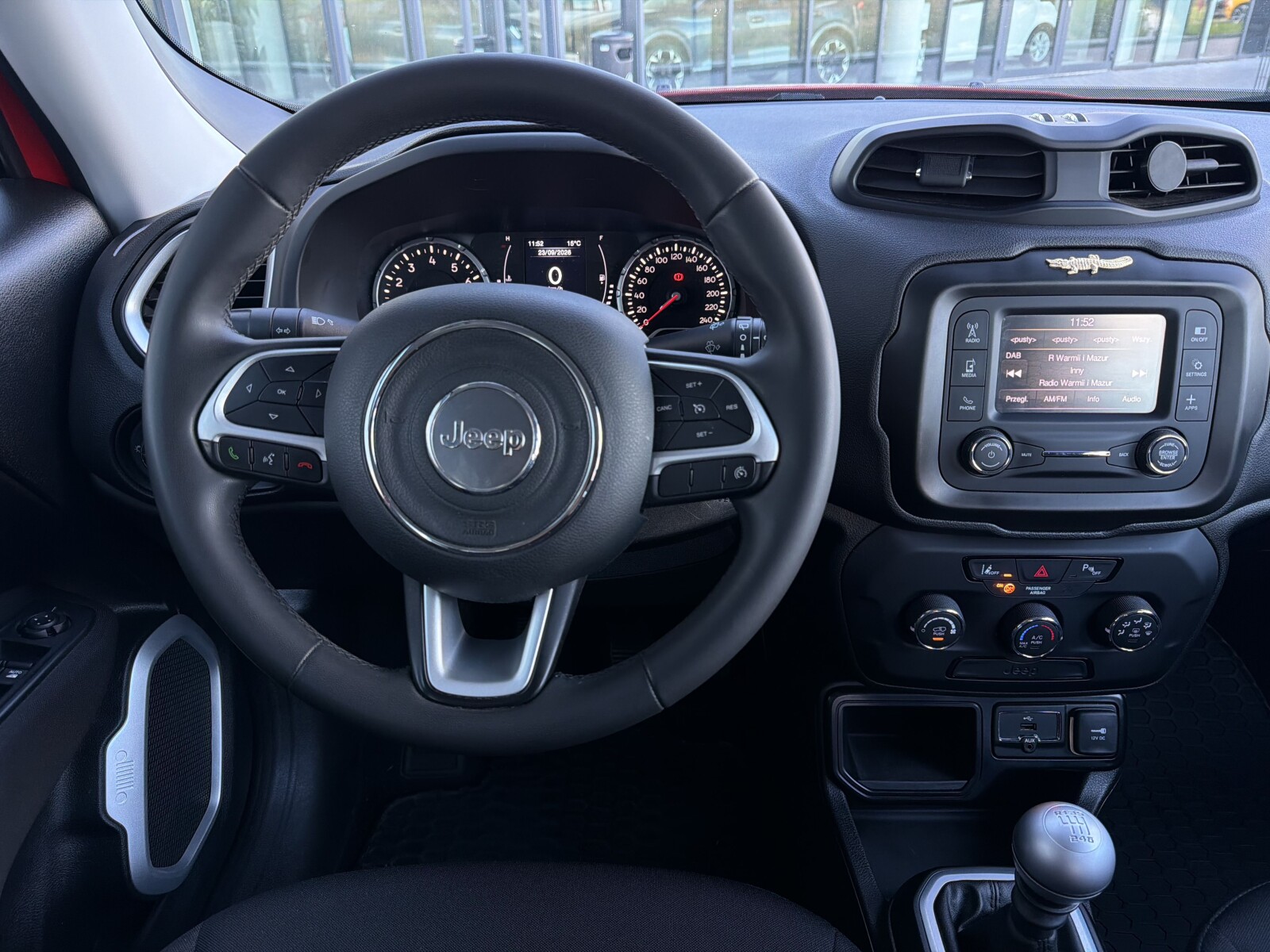 Jeep Renegade - zdjęcie 12