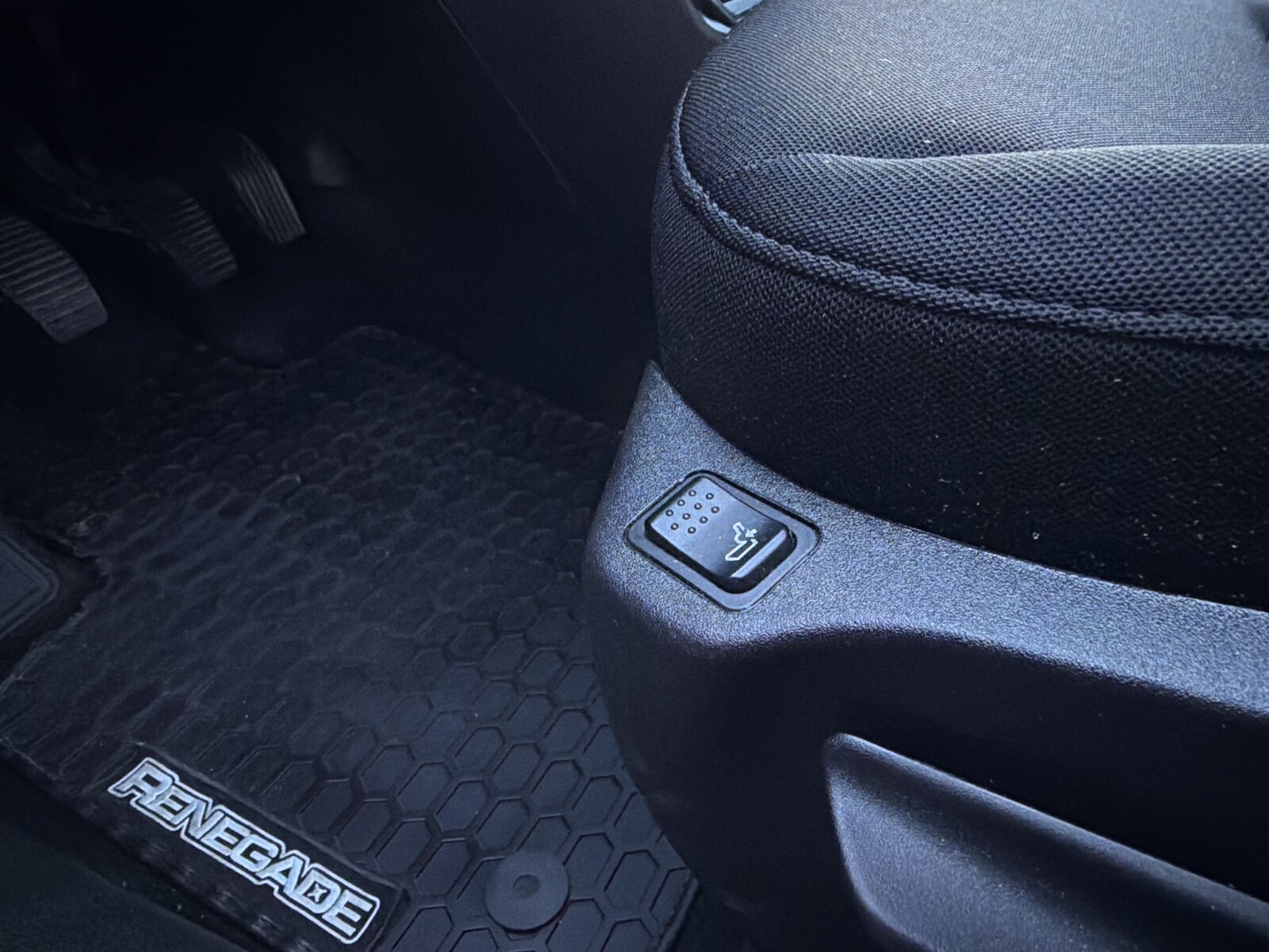 Jeep Renegade - zdjęcie 11