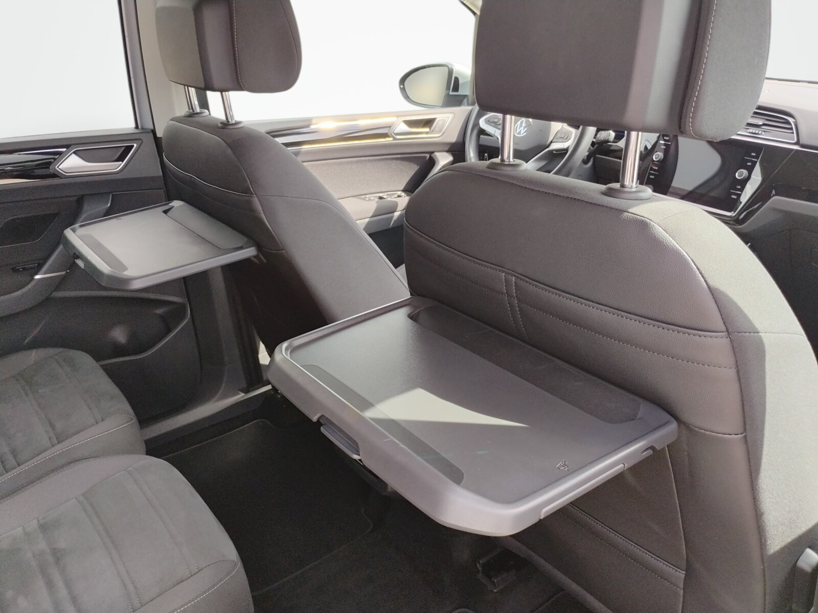 Volkswagen Touran - zdjęcie 19