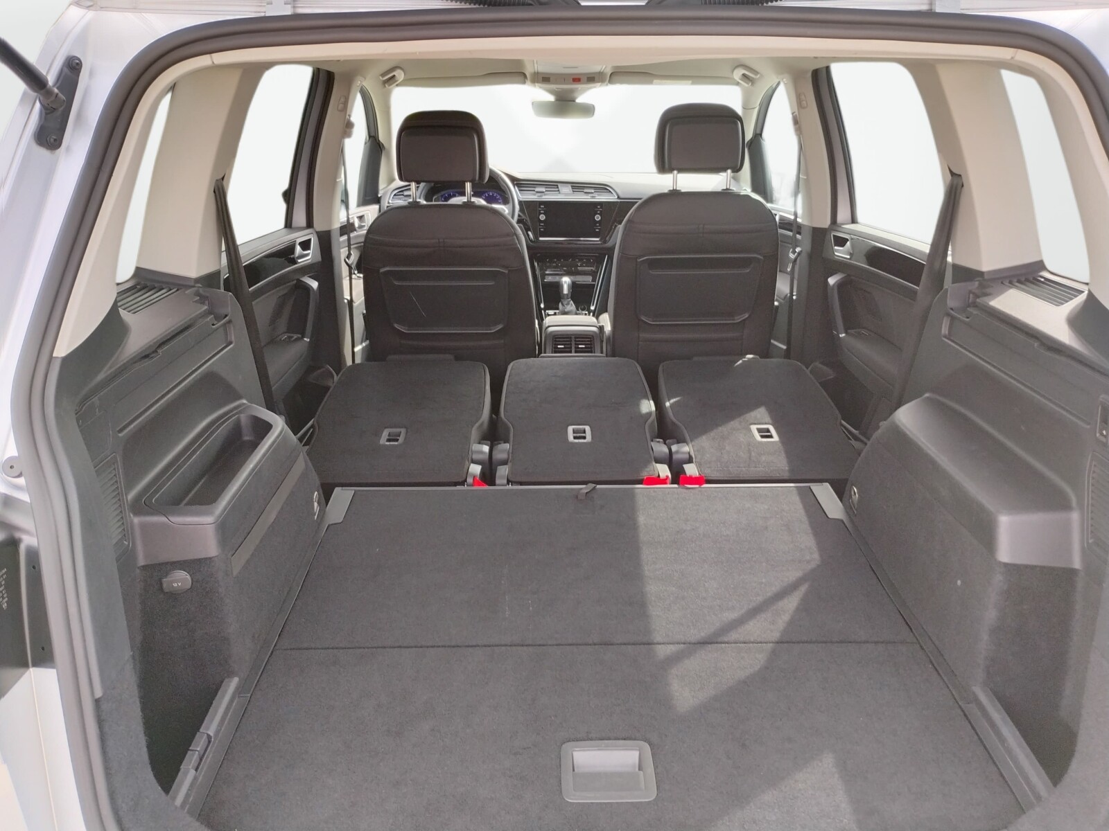 Volkswagen Touran - zdjęcie 17