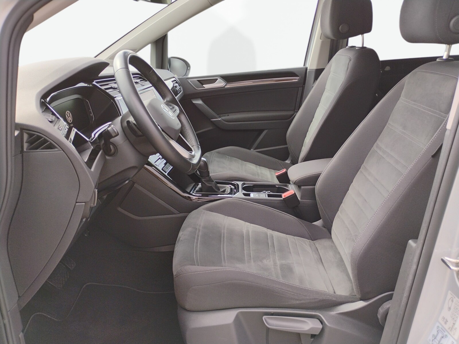 Volkswagen Touran - zdjęcie 9