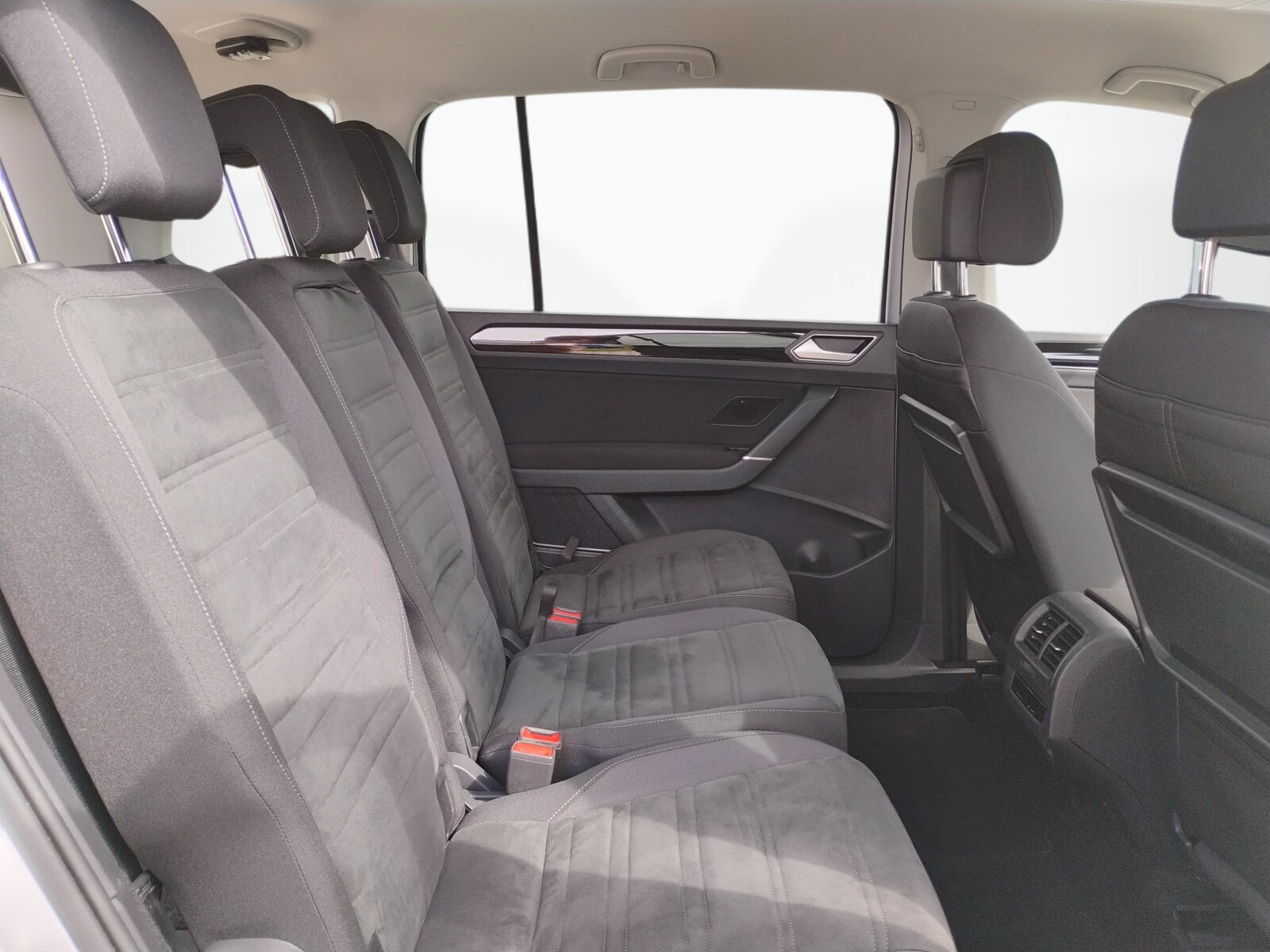 Volkswagen Touran - zdjęcie 14