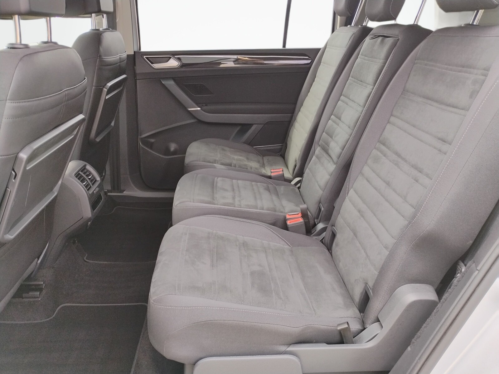 Volkswagen Touran - zdjęcie 13