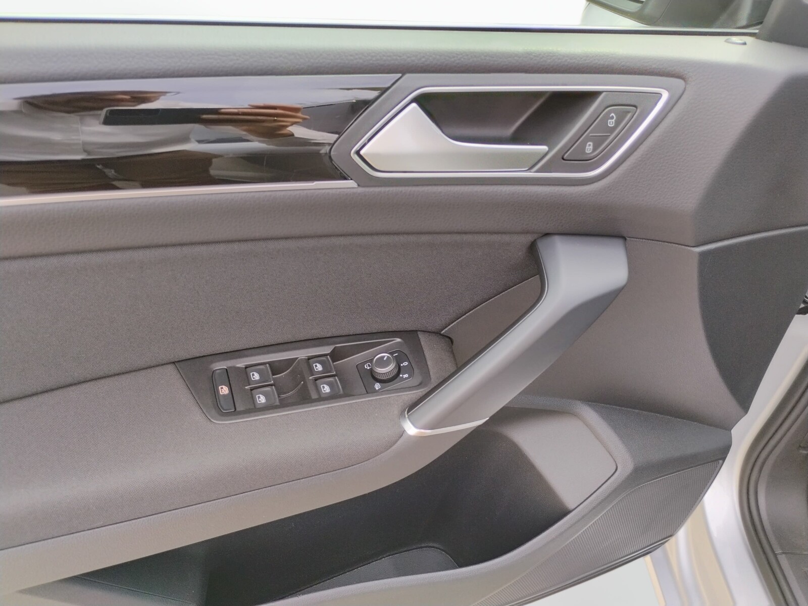 Volkswagen Touran - zdjęcie 11