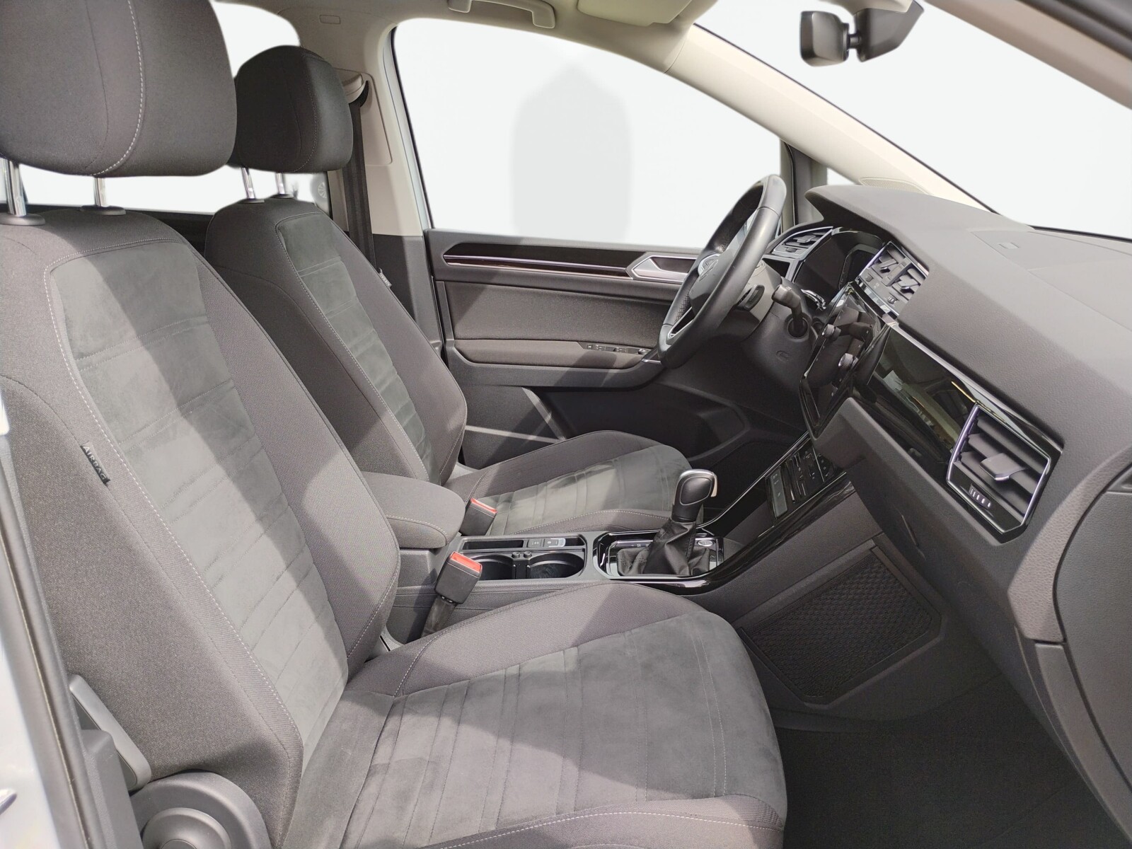 Volkswagen Touran - zdjęcie 15