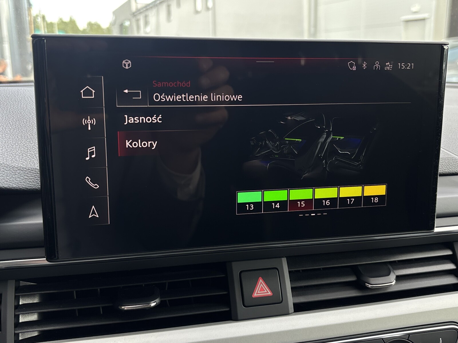 Audi A4 Avant - zdjęcie 30