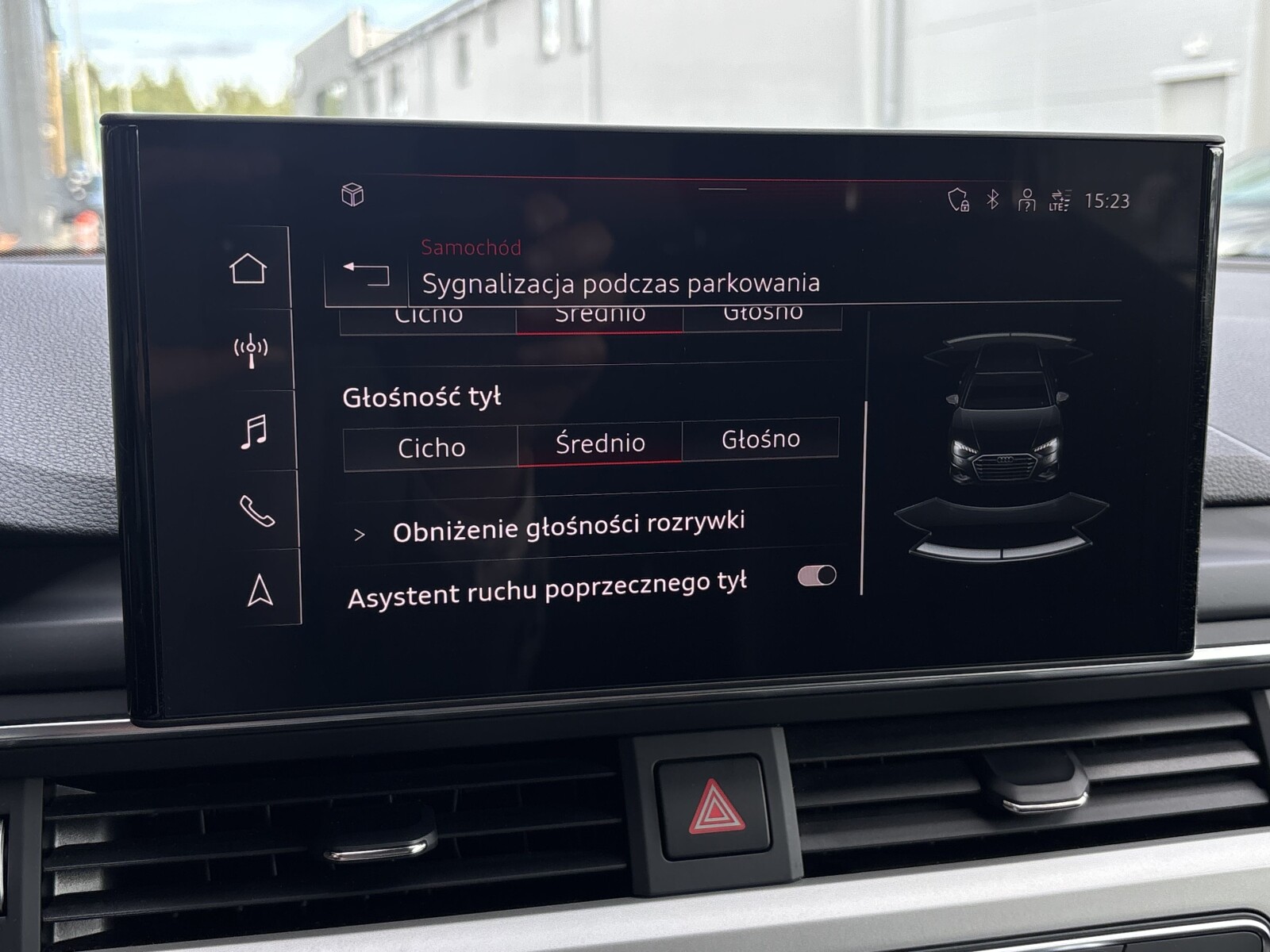 Audi A4 Avant - zdjęcie 32