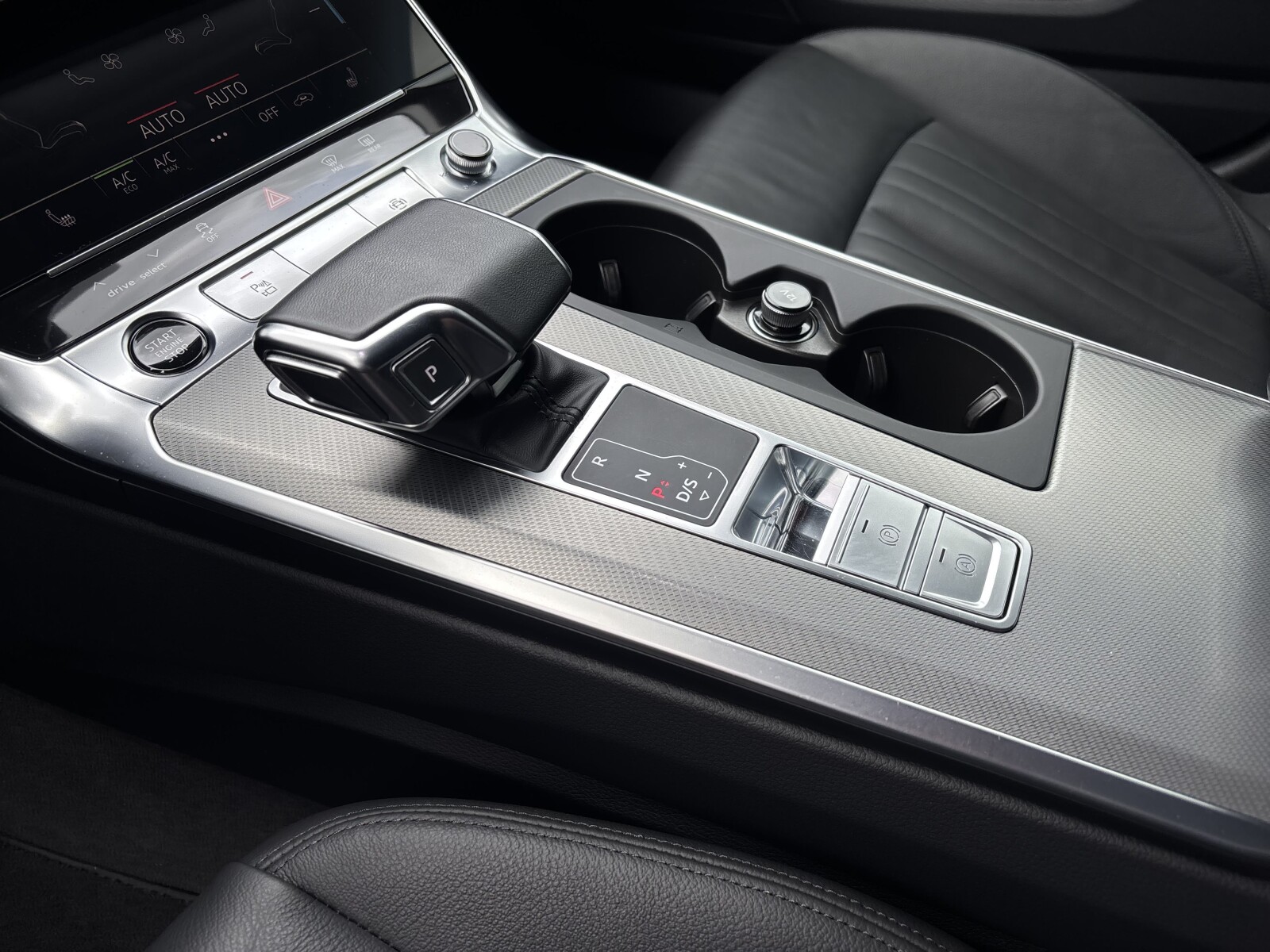Audi A6 Avant - zdjęcie 19