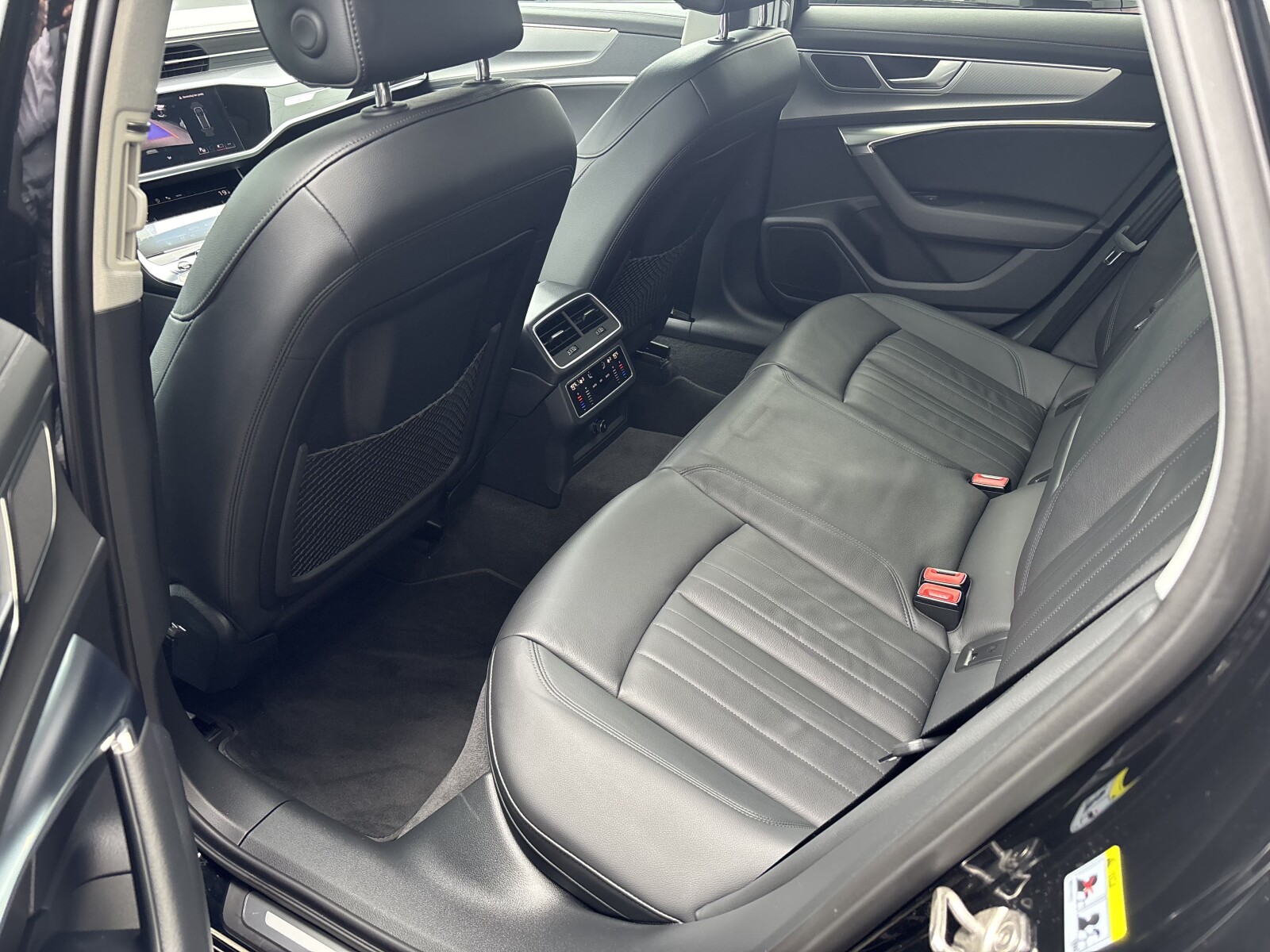 Audi A6 Avant - zdjęcie 30