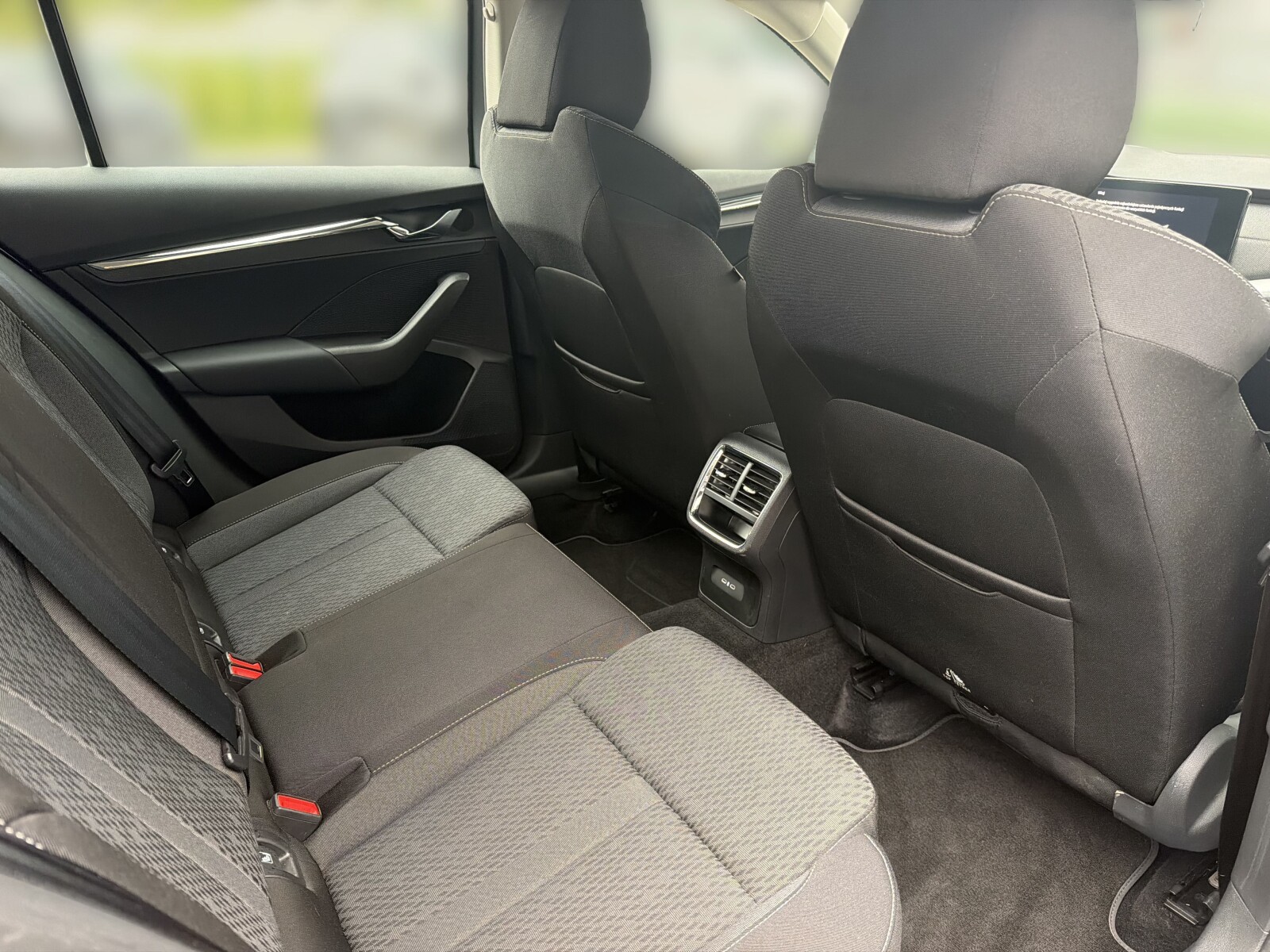 Škoda Octavia Combi - zdjęcie 14