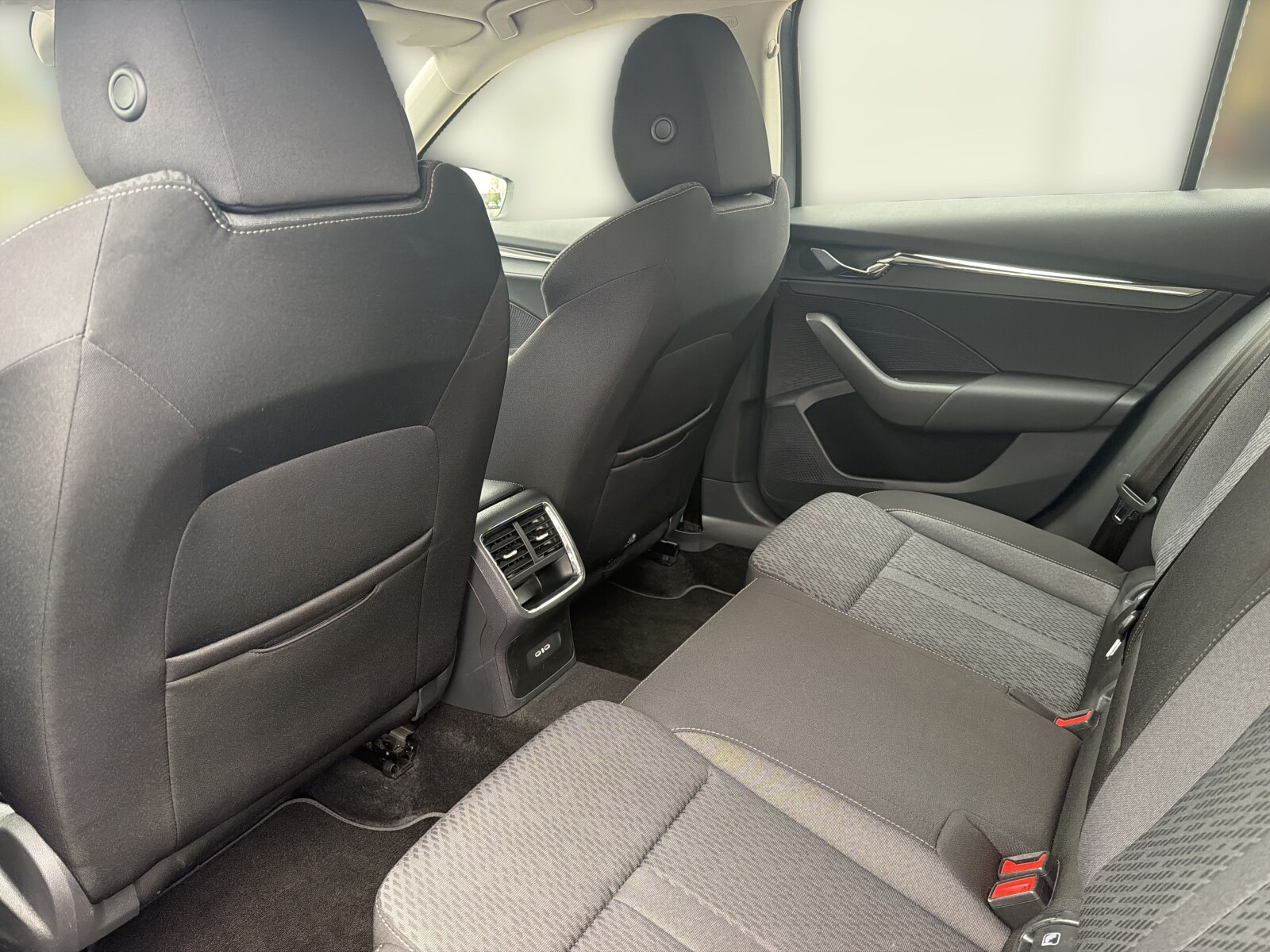 Škoda Octavia Combi - zdjęcie 12