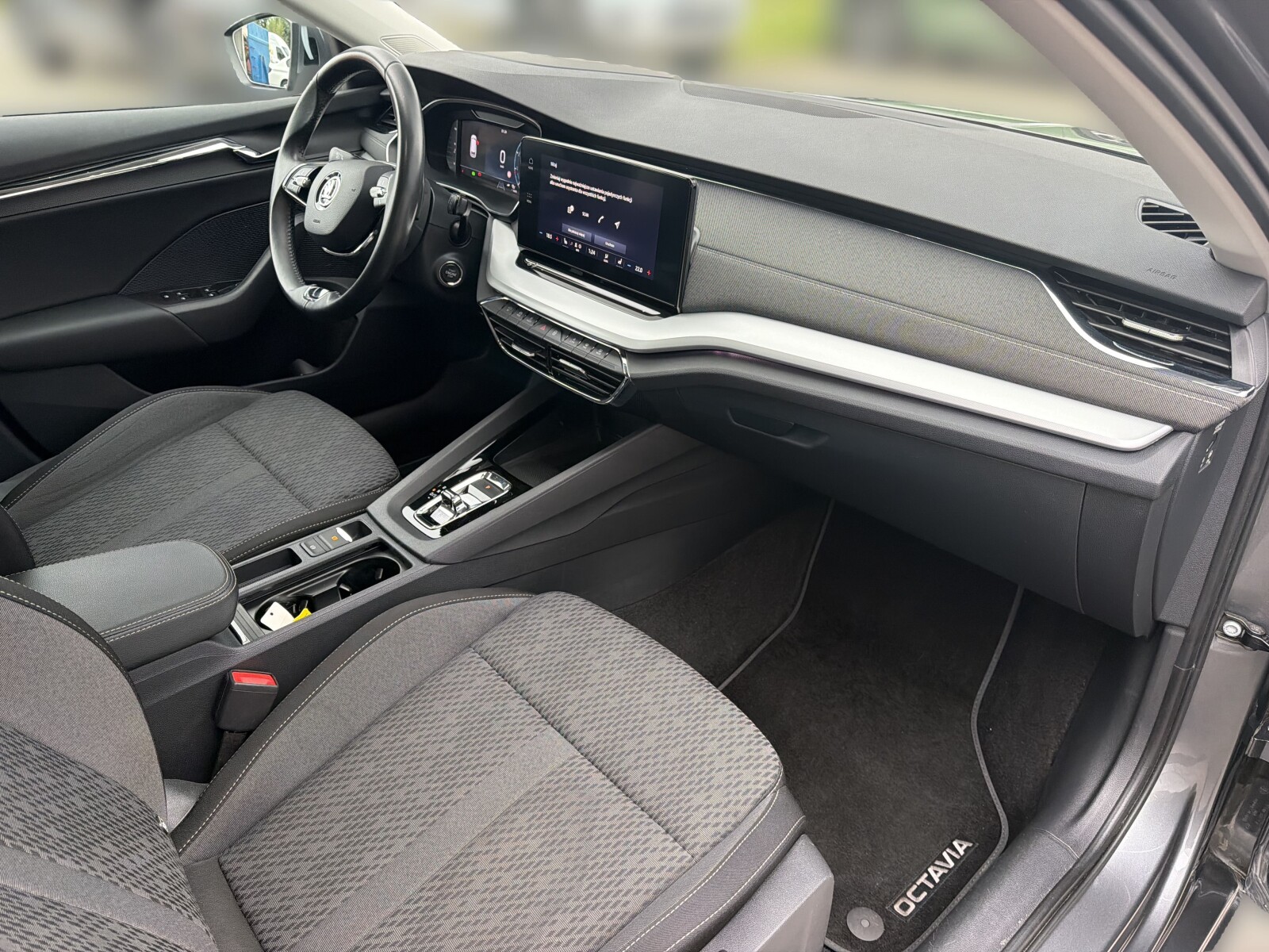 Škoda Octavia Combi - zdjęcie 16