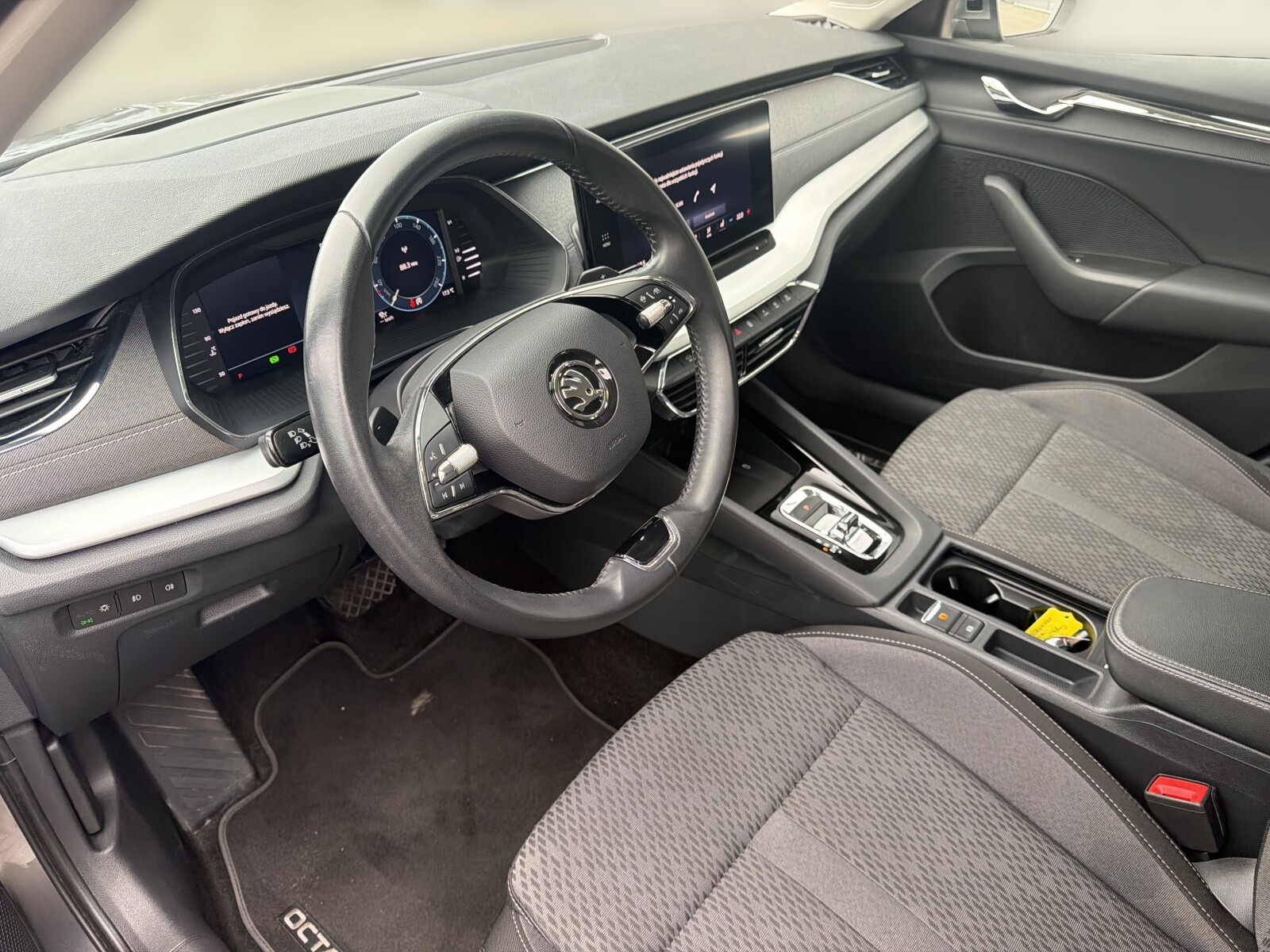 Škoda Octavia Combi - zdjęcie 9