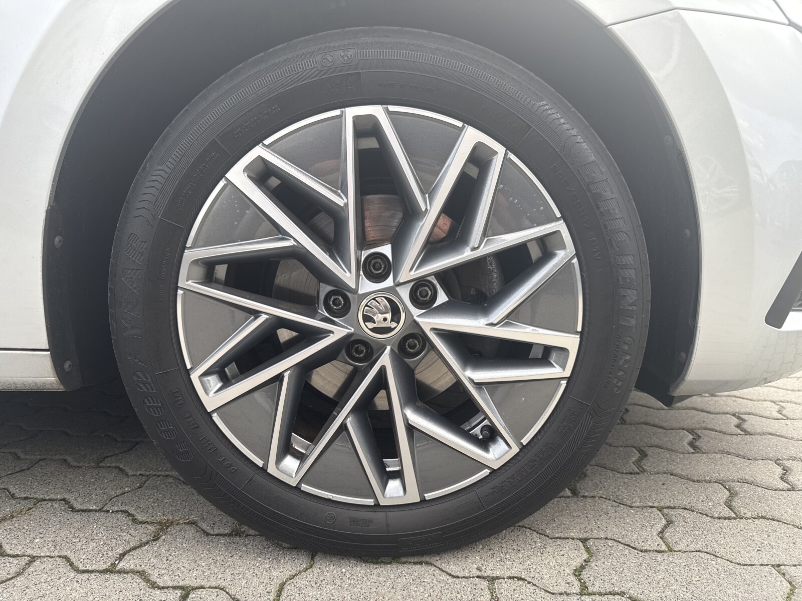 Škoda Octavia Combi - zdjęcie 39
