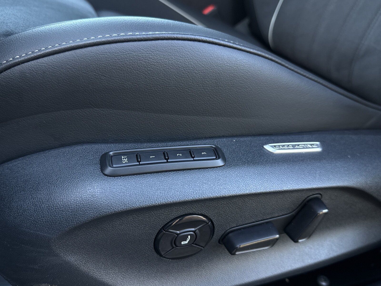 Volkswagen Passat Variant - zdjęcie 11