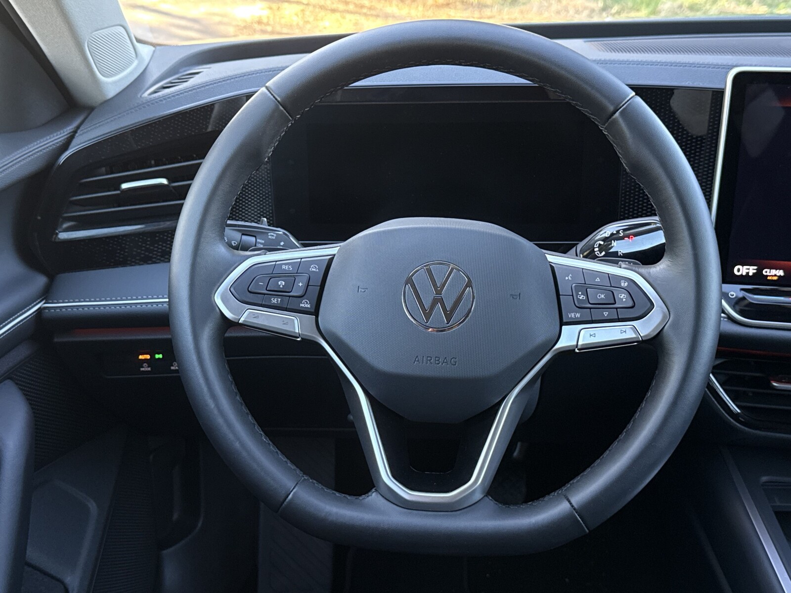 Volkswagen Passat Variant - zdjęcie 16