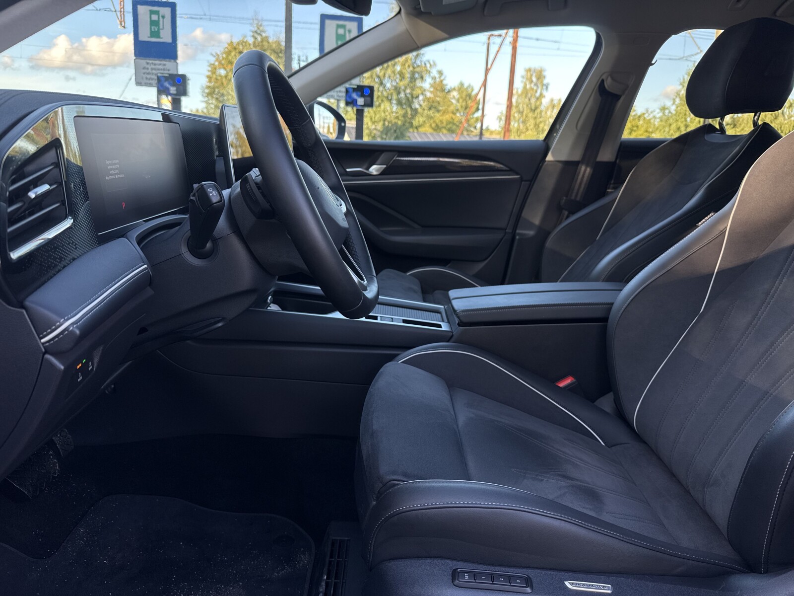 Volkswagen Passat Variant - zdjęcie 10