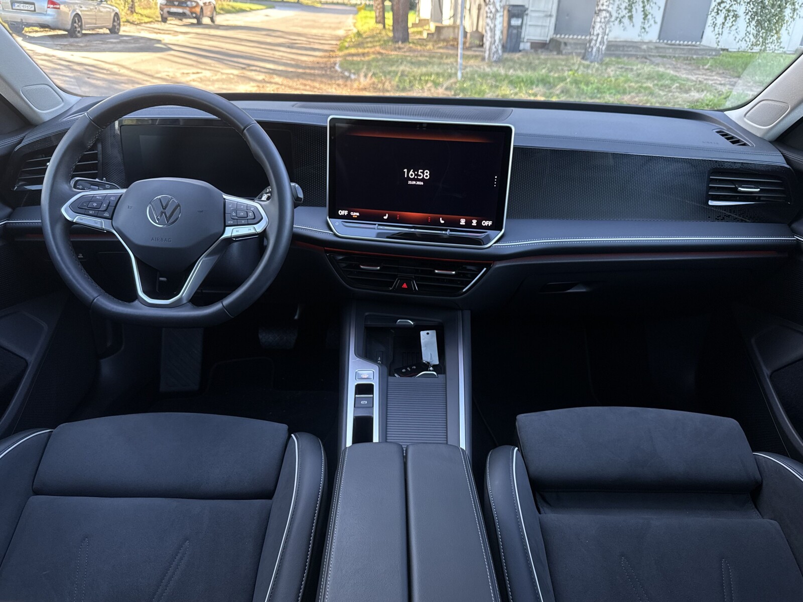 Volkswagen Passat Variant - zdjęcie 9