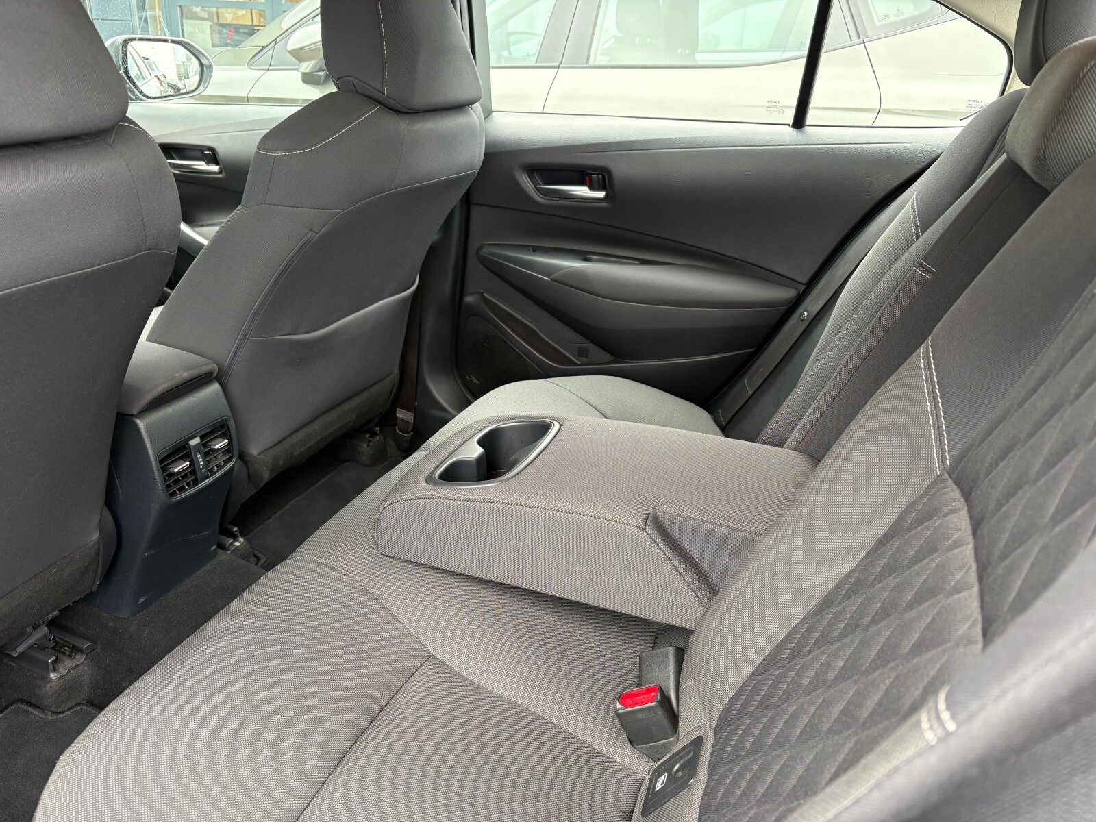 Toyota Corolla - zdjęcie 14