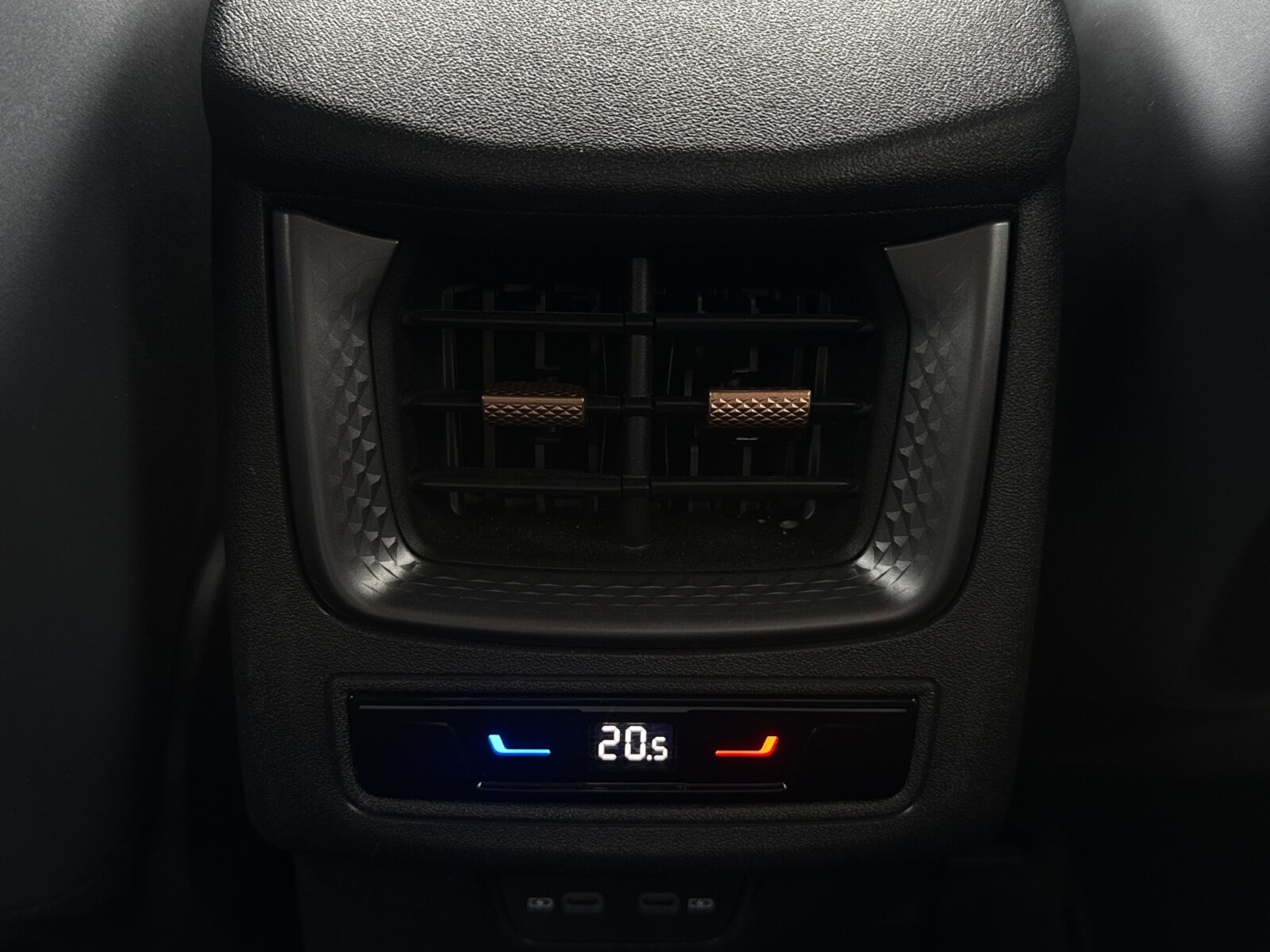 Cupra Terramar - zdjęcie 35